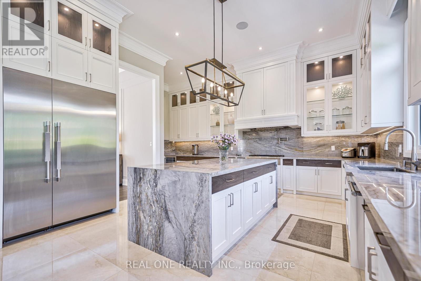 170 Ward Avenue, East Gwillimbury, Ontario  L0G 1V0 - Photo 9 - N12134623