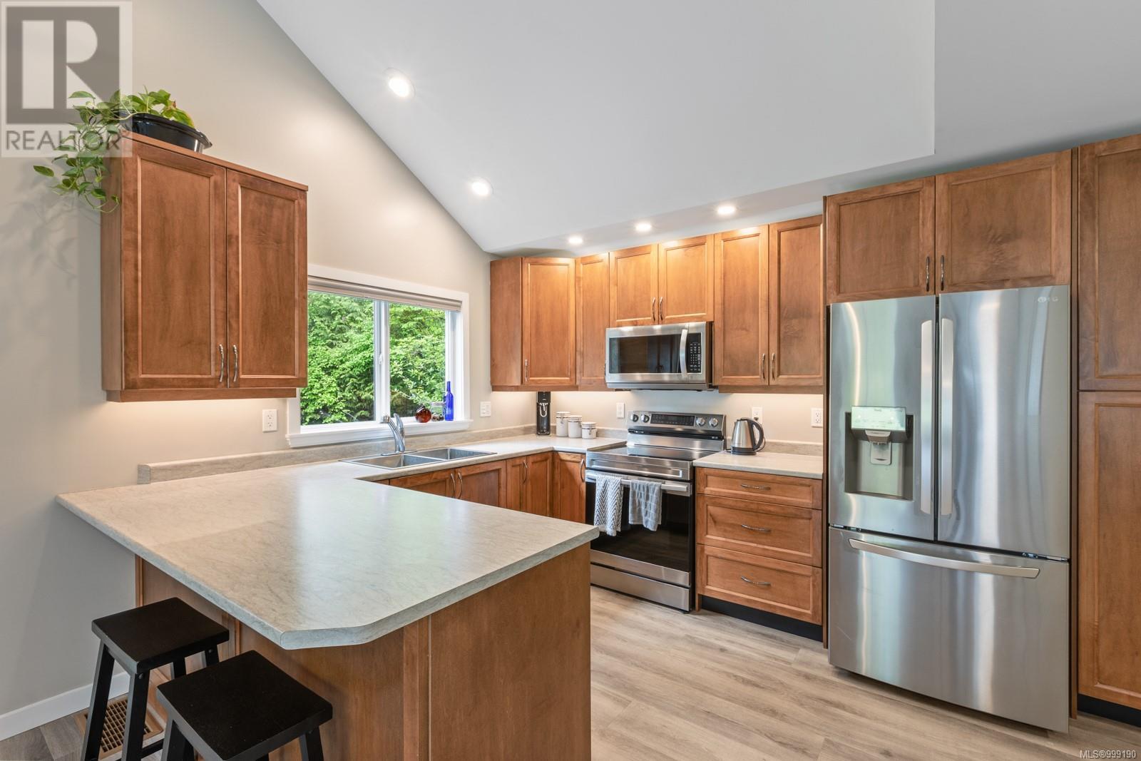 3671 Thomson Rd, Courtenay, British Columbia  V9N 9T5 - Photo 4 - 999190