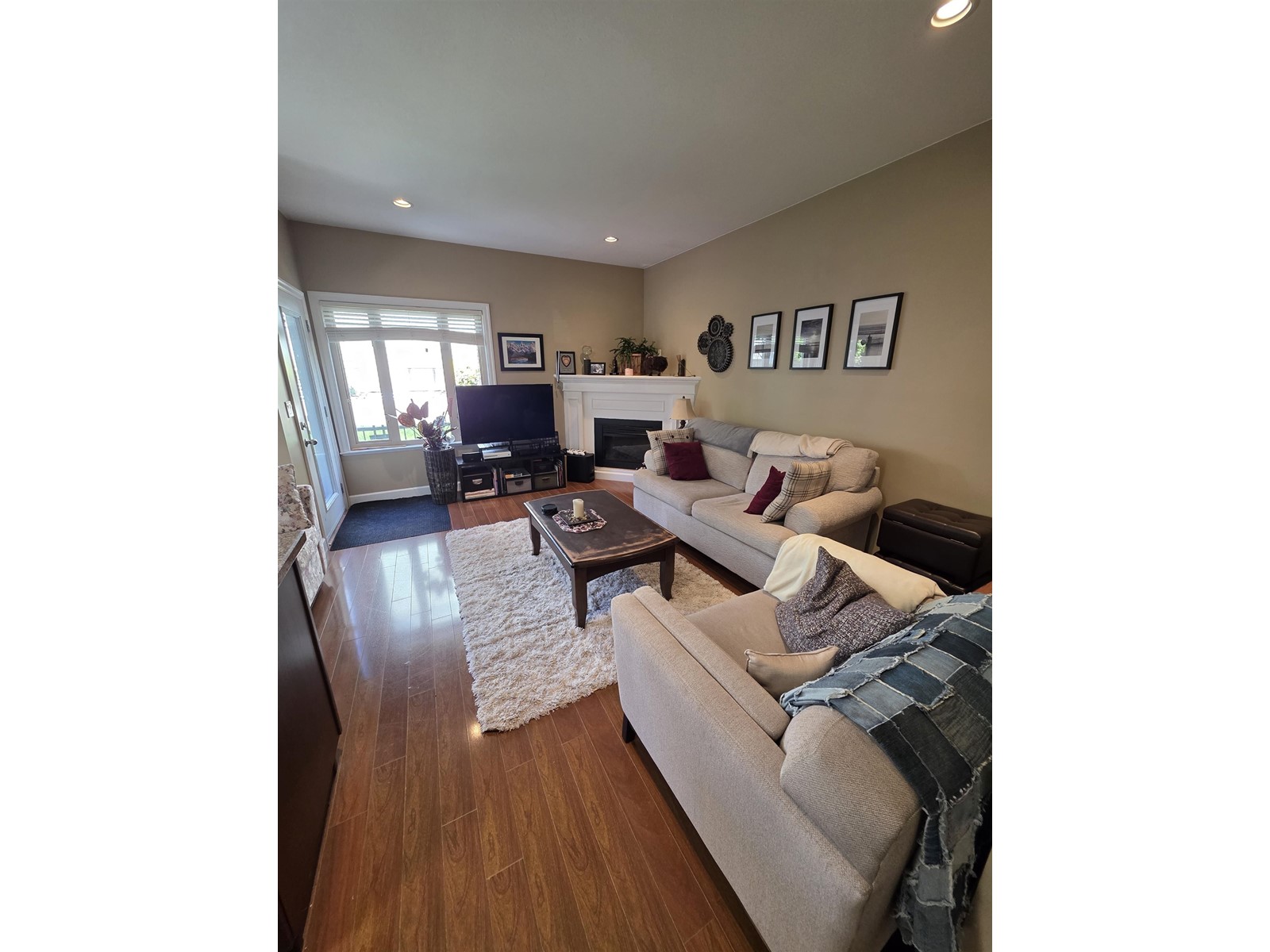 Property at 19309 67 AVENUE image 3