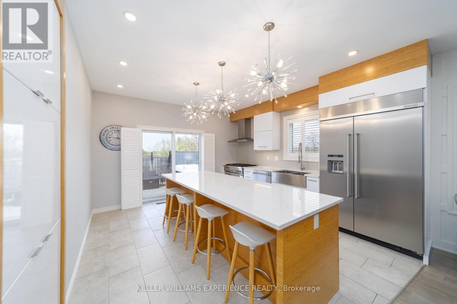 41 Thrushwood Drive, Barrie, Ontario  L4N 0Z1 - Photo 4 - S12134646