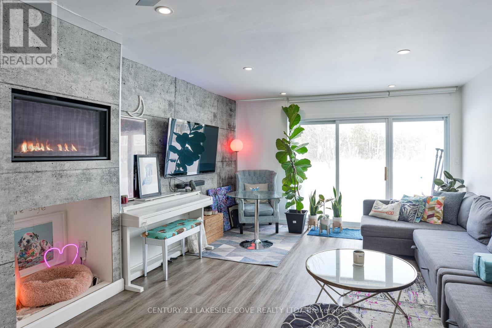 Property at 19 - 4 PARADISE BOULEVARD image 5