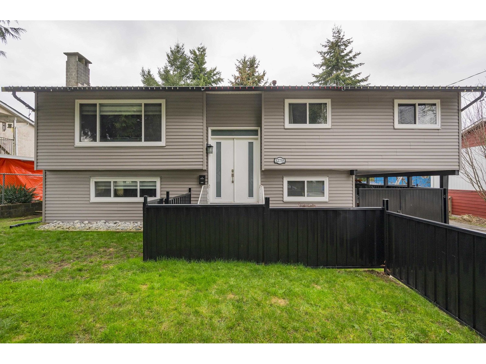 12755 104 Avenue, Surrey, British Columbia  V3V 6A5 - Photo 2 - R3000042