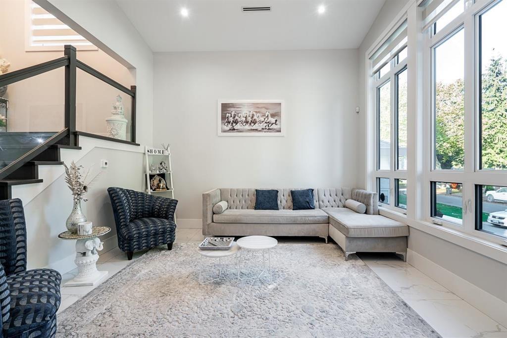 Property at 8821 QUEEN MARY BOULEVARD image 4