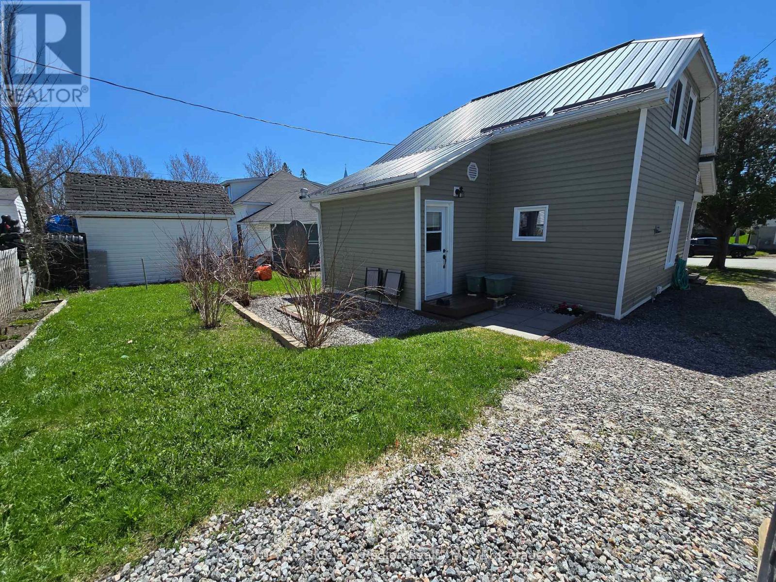 7 St Laurent Street, West Nipissing, Ontario  P0H 2M0 - Photo 48 - X12134832