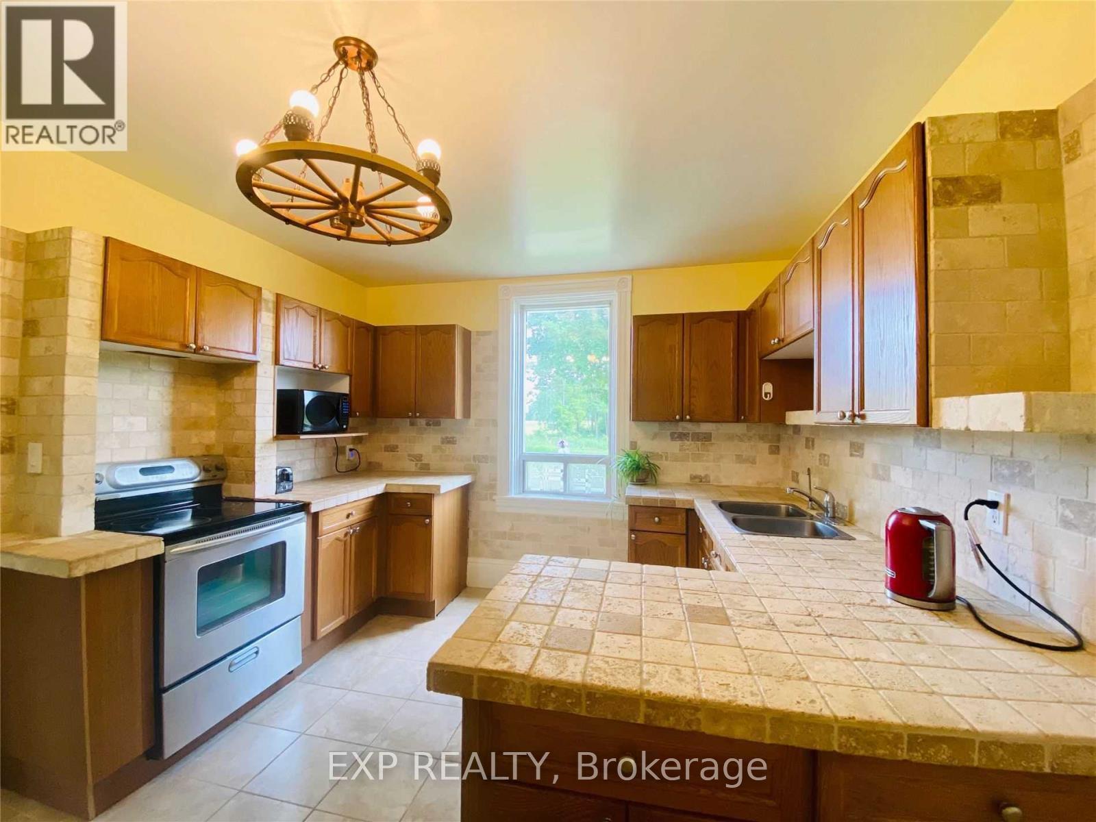 9679 Hunsden Sdrd, Caledon, Ontario  L7E 0J8 - Photo 2 - W12134622