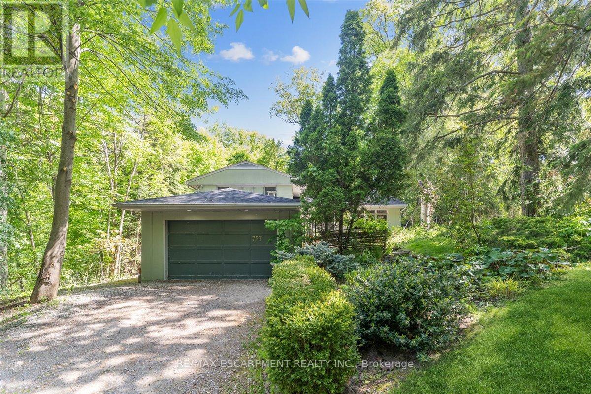 757 Meadow Wood Road, Mississauga, Ontario  L5J 2S7 - Photo 1 - W12134629