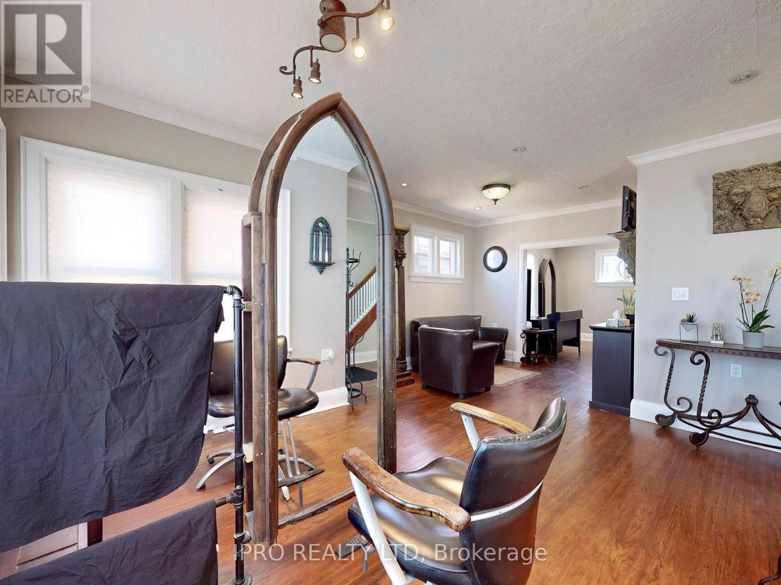 219 Queen Street W, Brampton, Ontario  L6Y 1M6 - Photo 11 - W12134638
