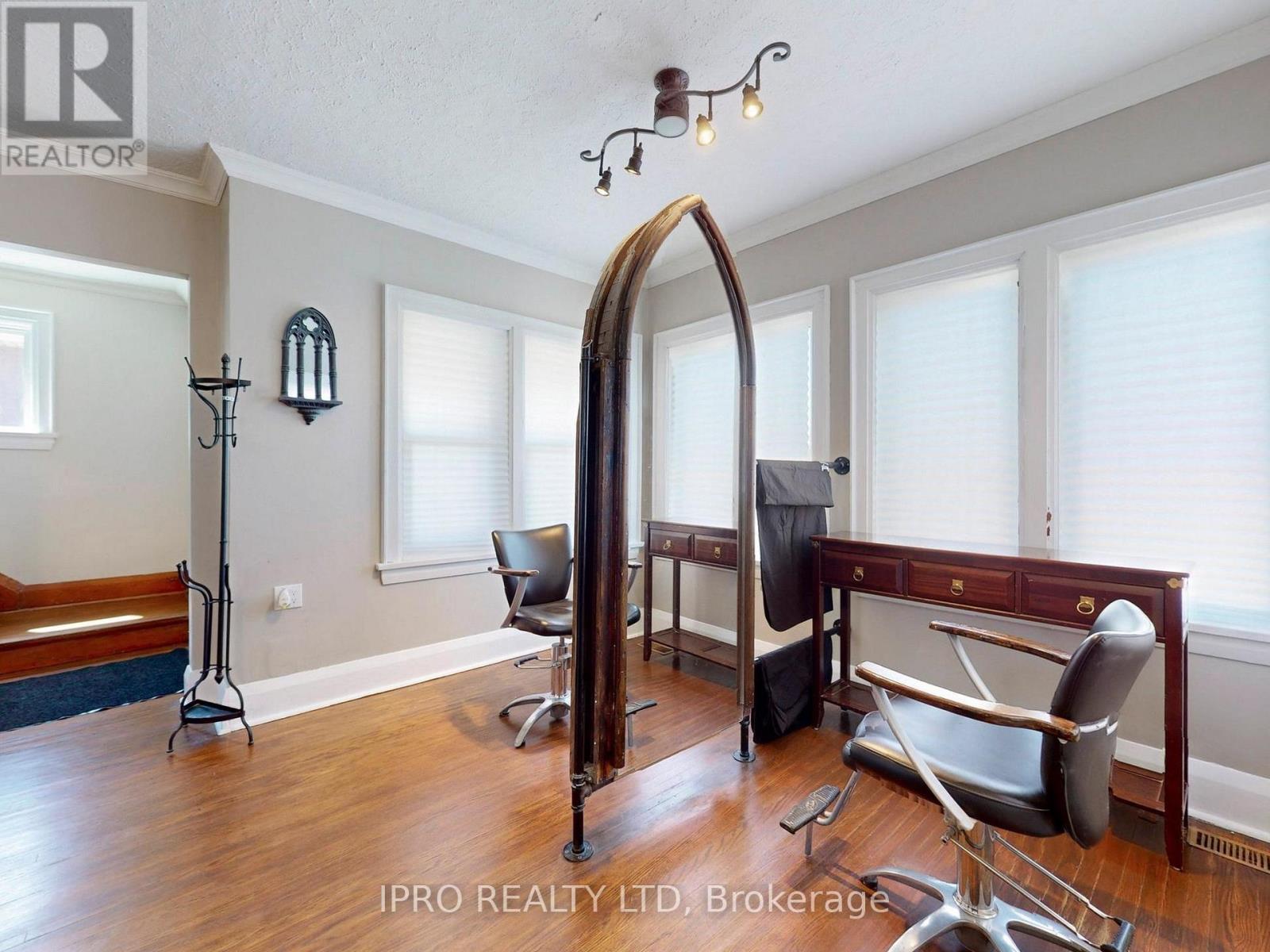 219 Queen Street W, Brampton (Downtown Brampton), Ontario  L6Y 1M6 - Photo 12 - W12134638