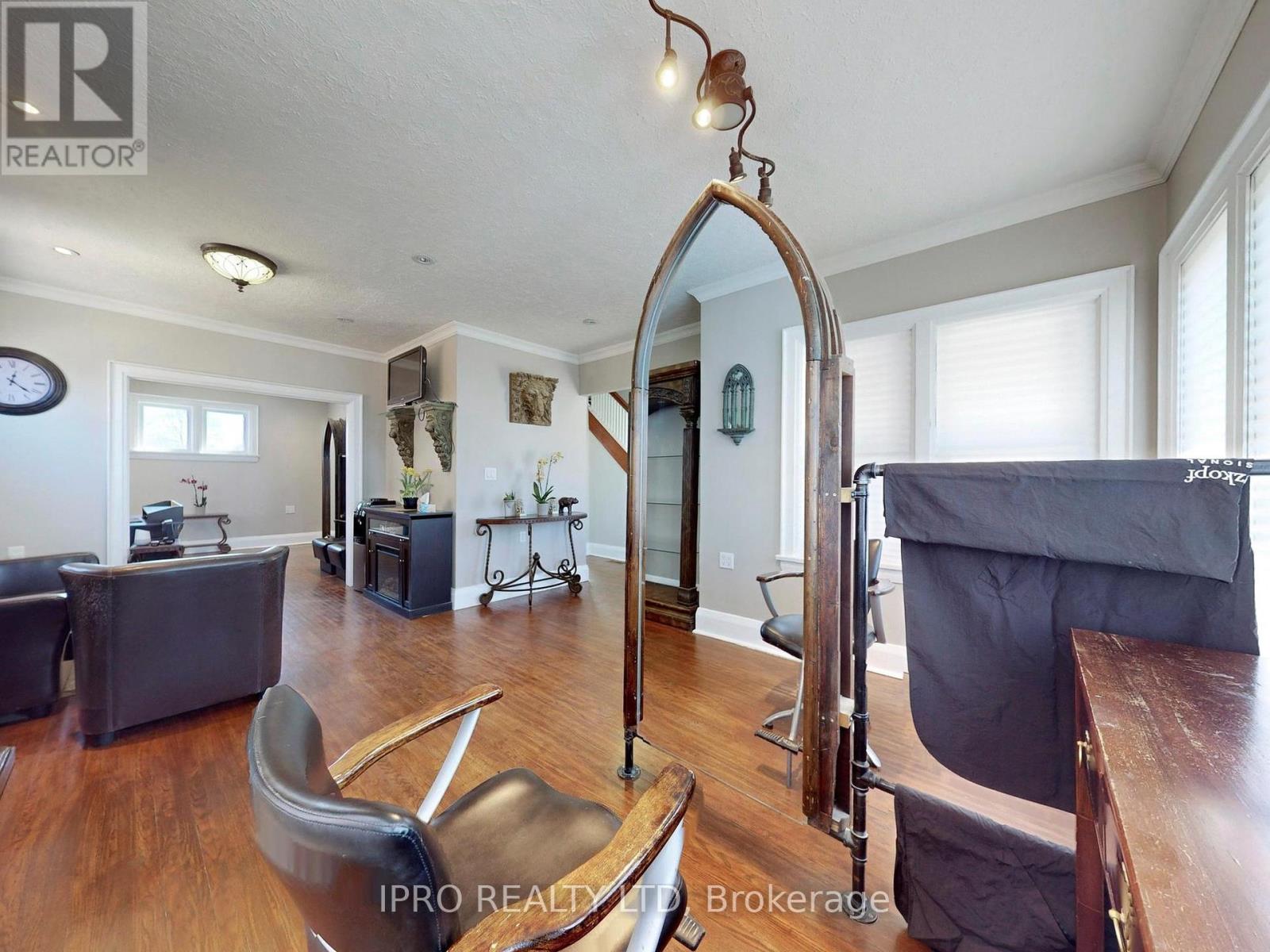 219 Queen Street W, Brampton (Downtown Brampton), Ontario  L6Y 1M6 - Photo 13 - W12134638