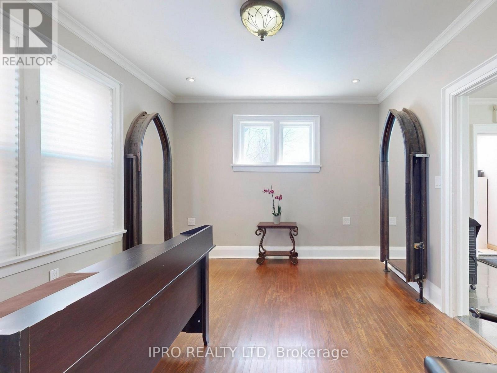 219 Queen Street W, Brampton (Downtown Brampton), Ontario  L6Y 1M6 - Photo 17 - W12134638