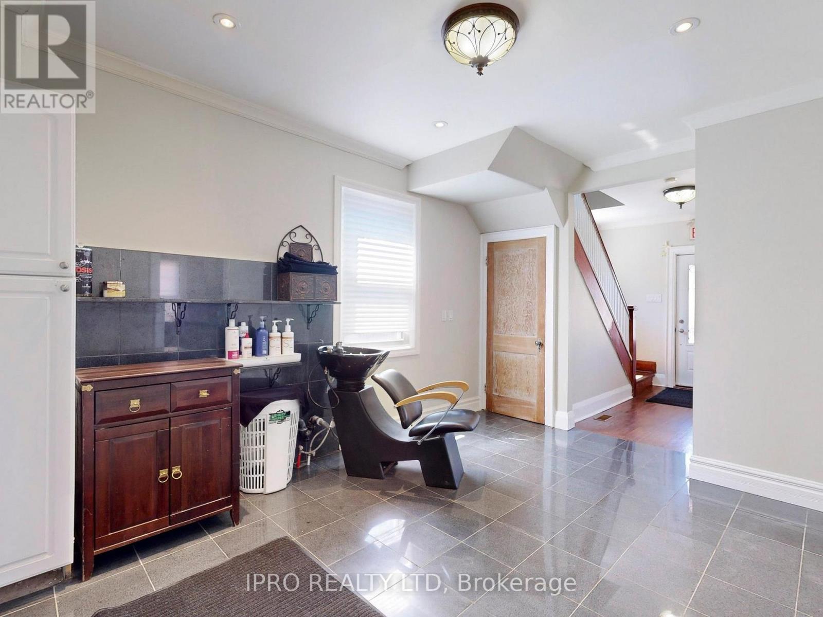 219 Queen Street W, Brampton (Downtown Brampton), Ontario  L6Y 1M6 - Photo 18 - W12134638