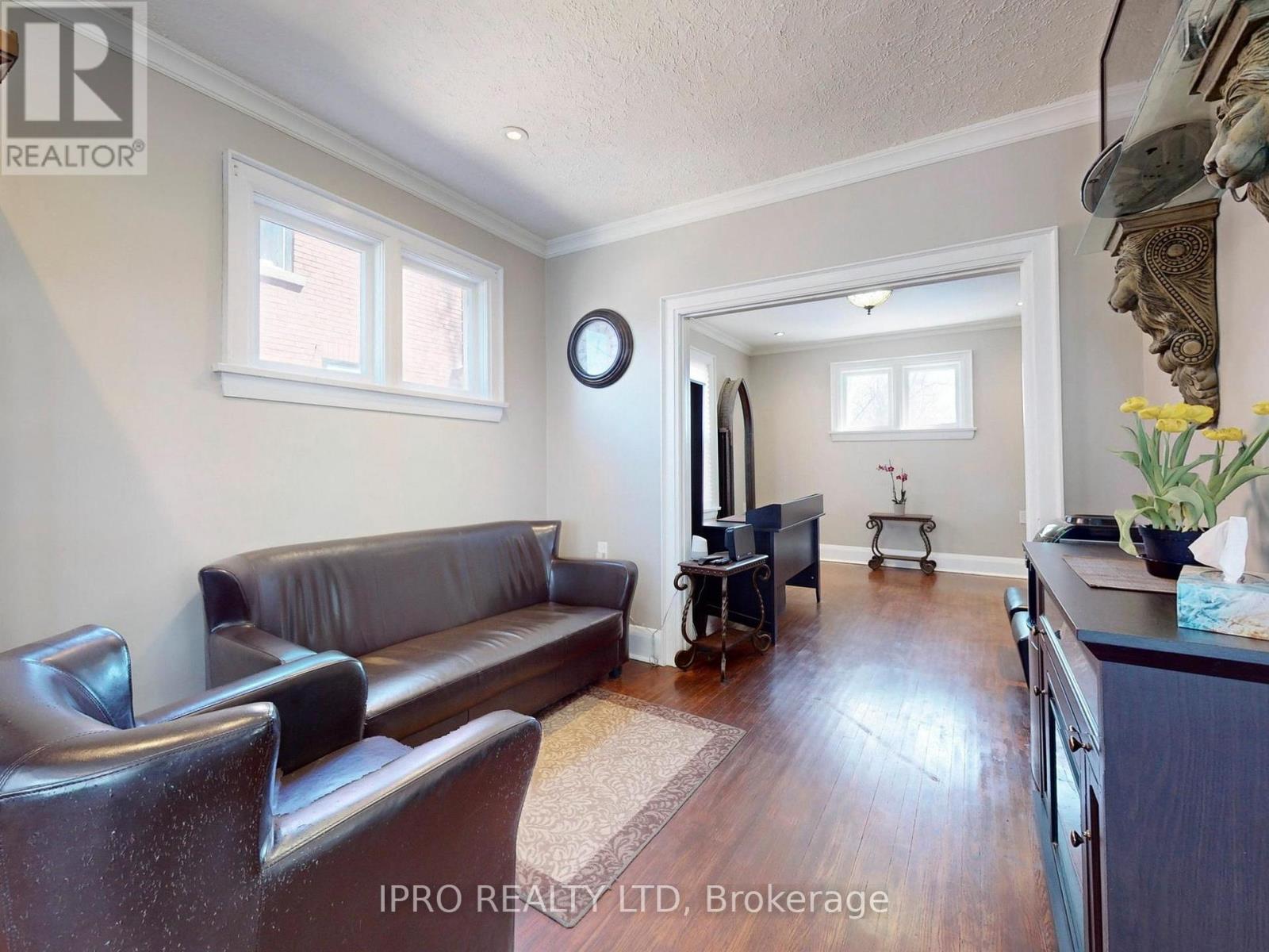219 Queen Street W, Brampton (Downtown Brampton), Ontario  L6Y 1M6 - Photo 5 - W12134638