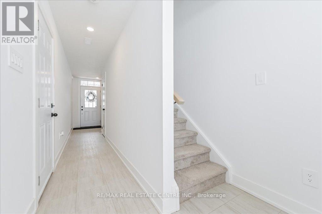 3 - 690 Broadway Avenue, Orangeville, Ontario  L9W 5C8 - Photo 4 - W12134653