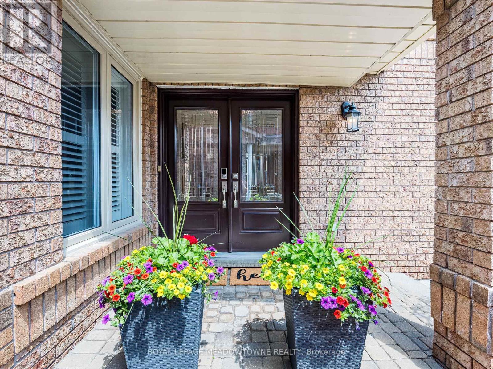 3415 Forrestdale Circle, Mississauga, Ontario  L5N 6V2 - Photo 4 - W12134678