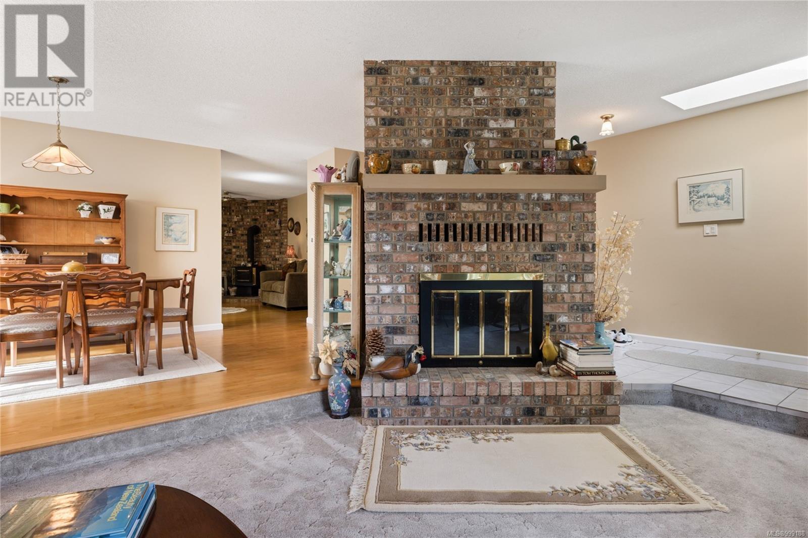 Property at 591 Moresby Ave image 3