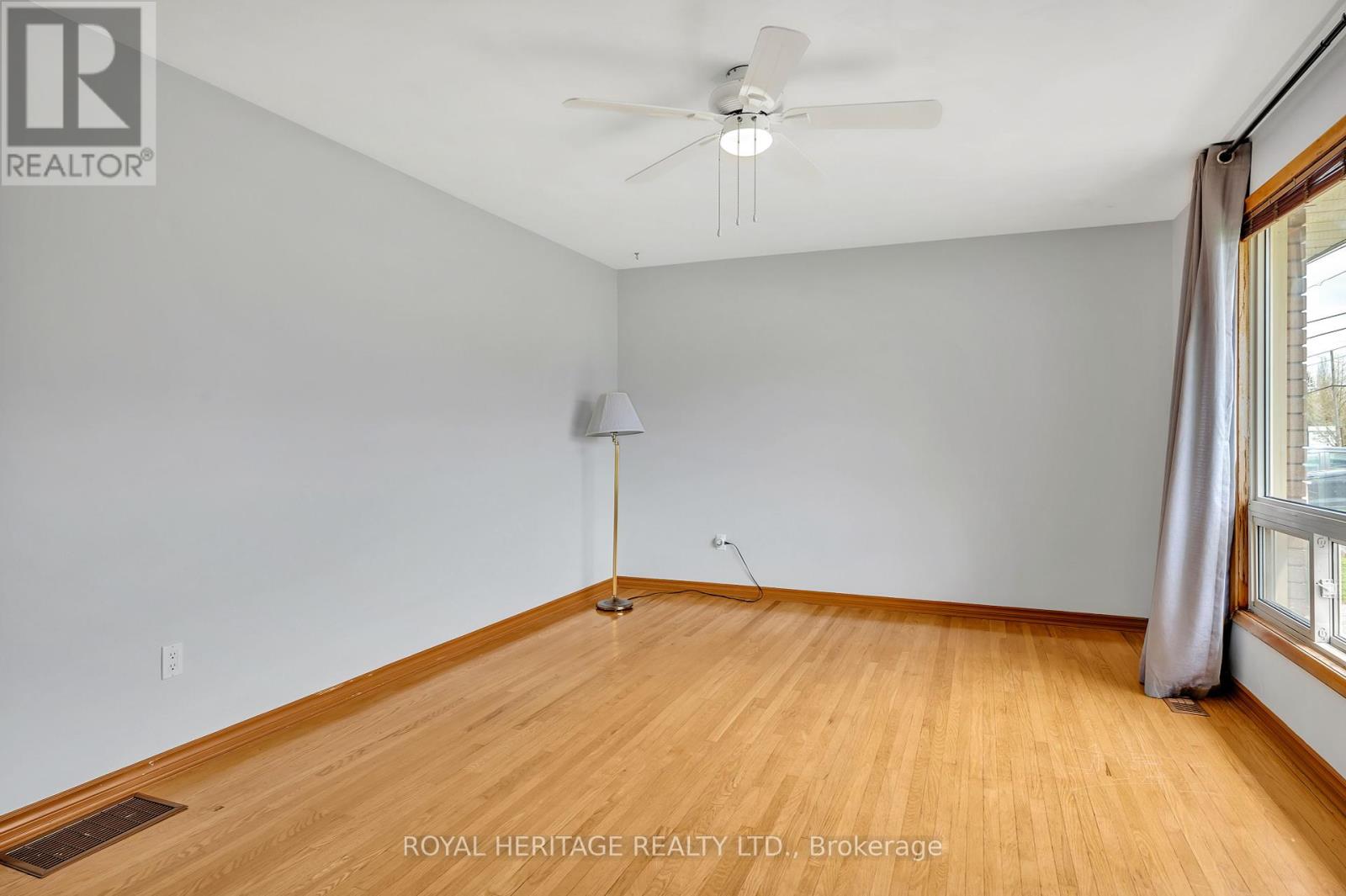 547 River Road S, Peterborough South, Ontario  K9J 1E6 - Photo 4 - X12134644