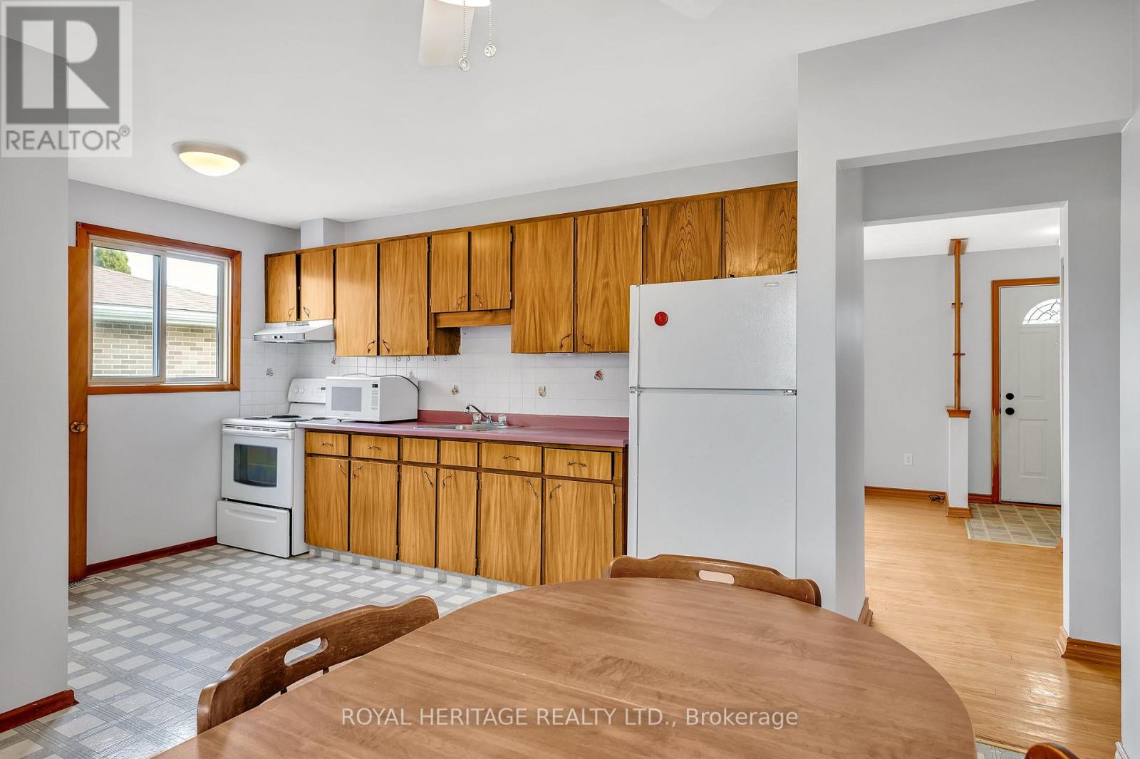 547 River Road S, Peterborough South, Ontario  K9J 1E6 - Photo 8 - X12134644