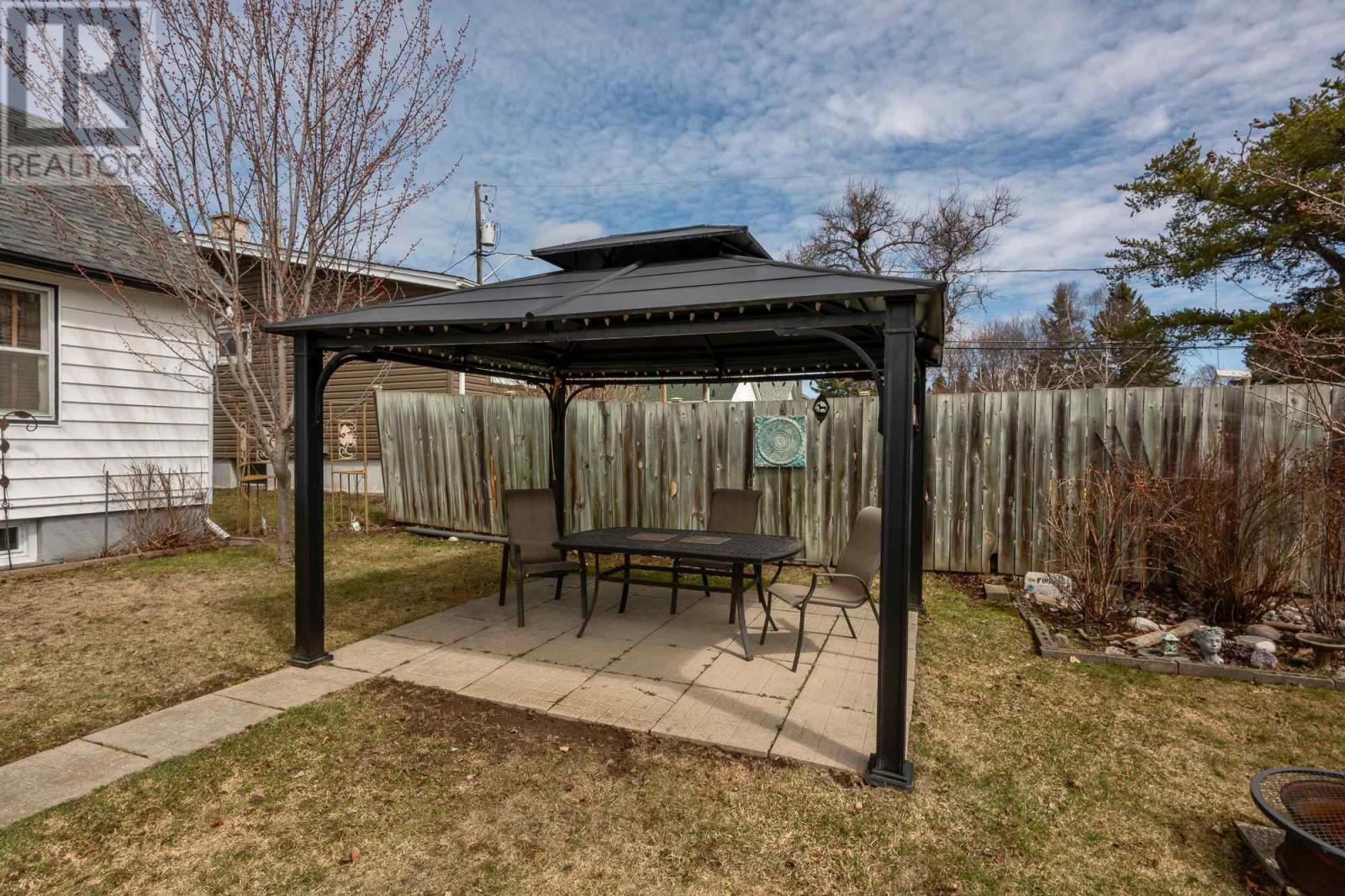 17 Pine St, Thunder Bay, Ontario  P7A 5W9 - Photo 44 - TB250945