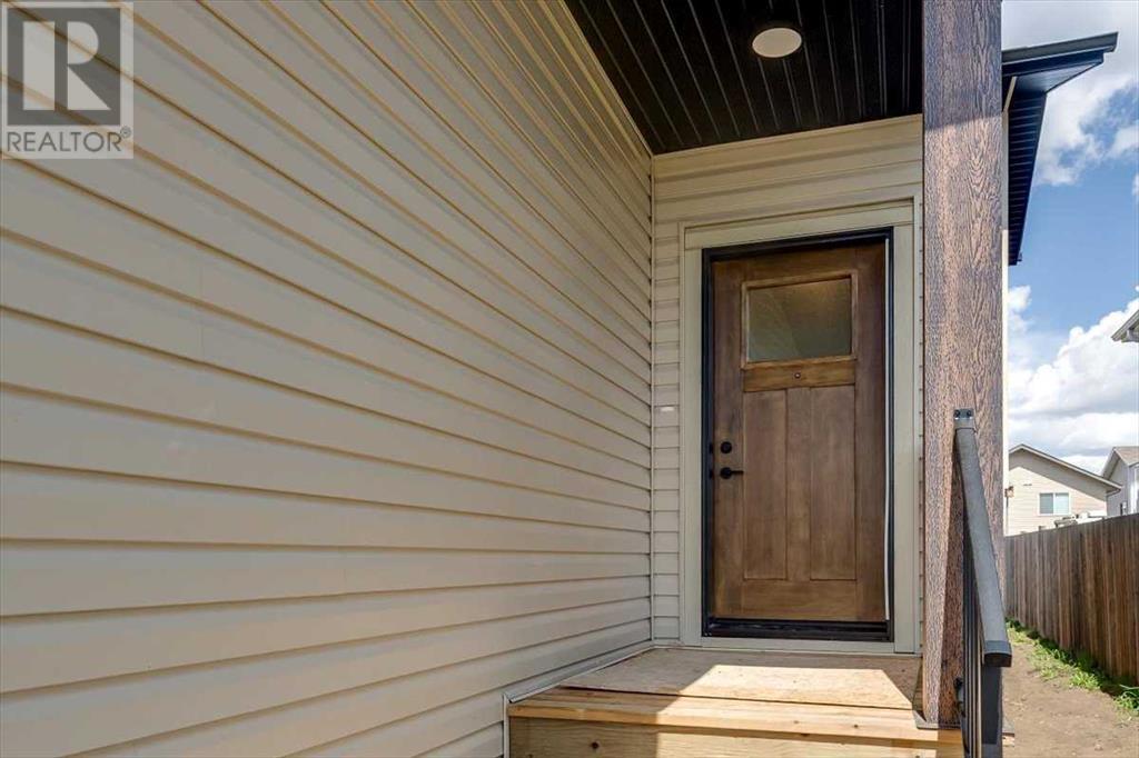 Property at 136 Hollman Close image 4