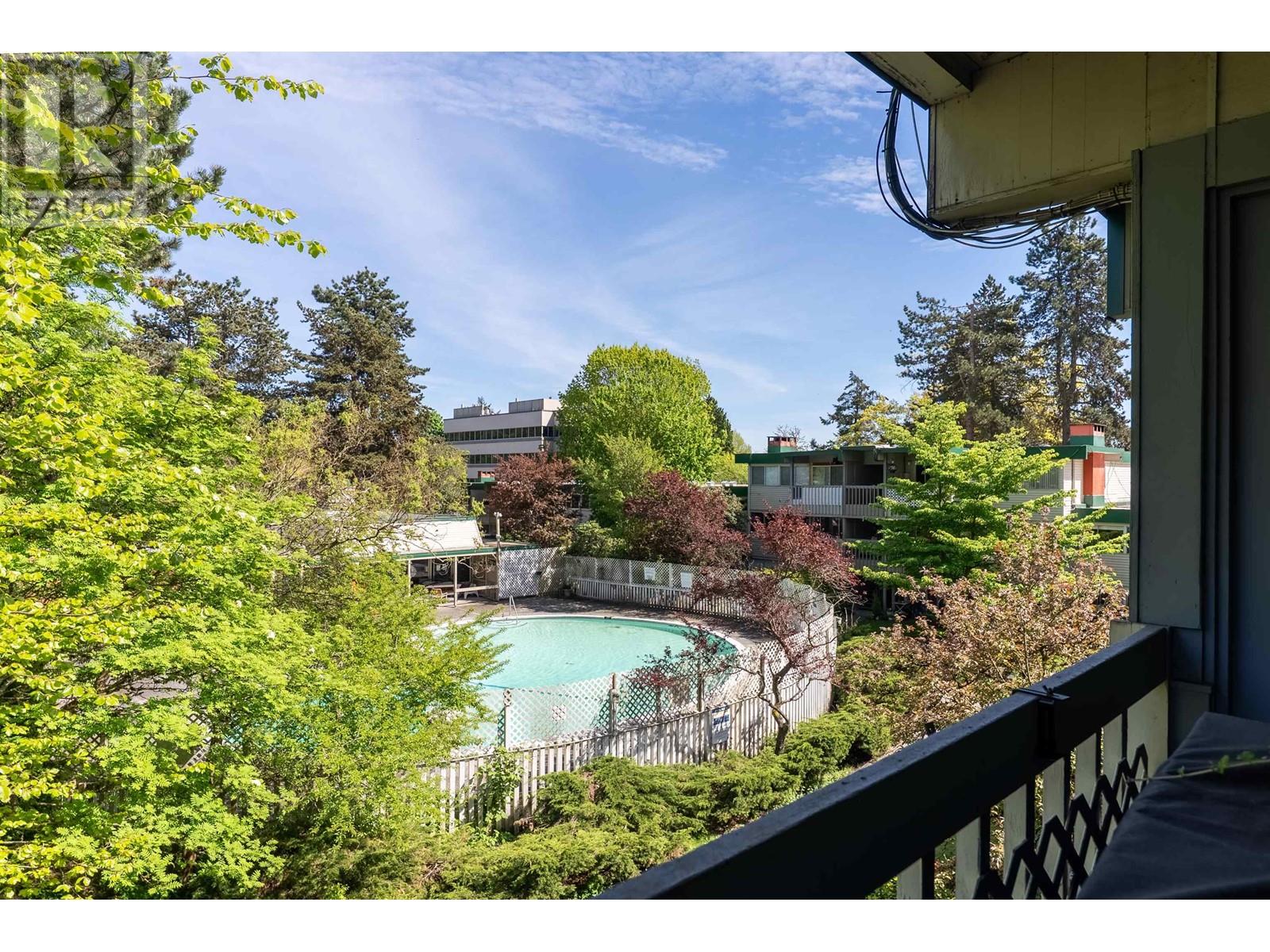 842 Westview Crescent, North Vancouver, British Columbia  V7N 3Y1 - Photo 2 - R3000291