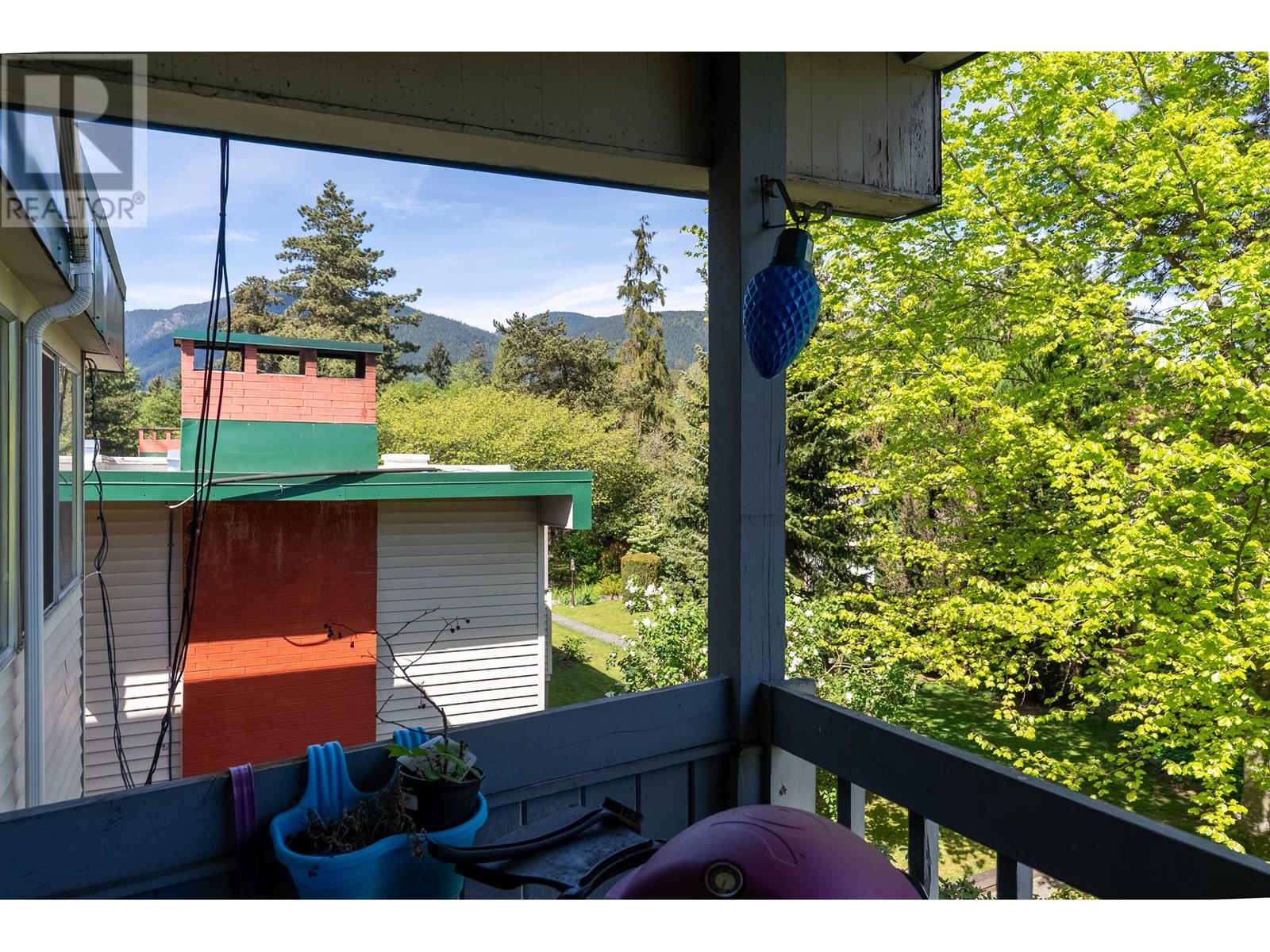 842 Westview Crescent, North Vancouver, British Columbia  V7N 3Y1 - Photo 3 - R3000291