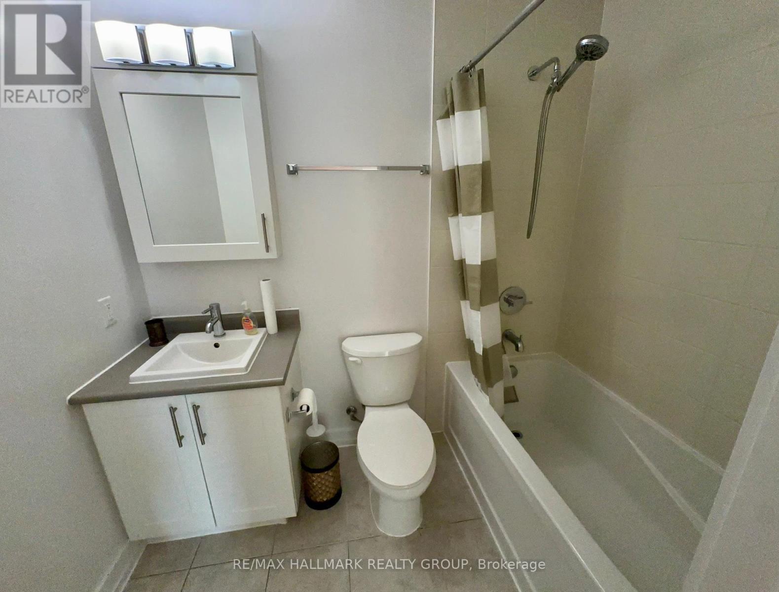 2102 - 40 Nepean Street, Ottawa, Ontario  K2P 0X5 - Photo 10 - X12104307