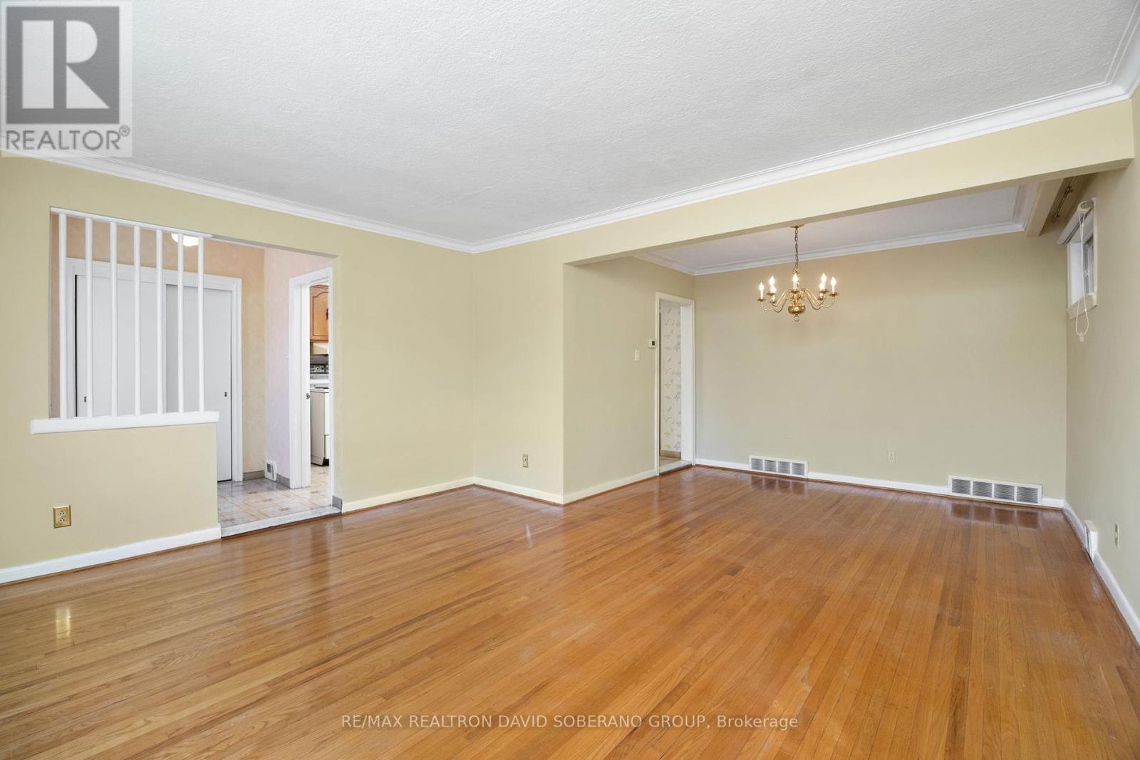 100 Sultana Avenue, Toronto, Ontario  M6A 1T3 - Photo 6 - C12134689