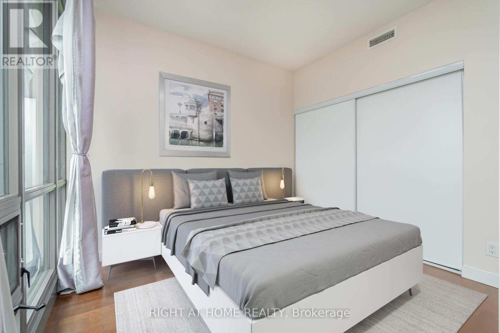 2005 - 33 Mill Street, Toronto, Ontario  M5A 3R3 - Photo 19 - C12134705