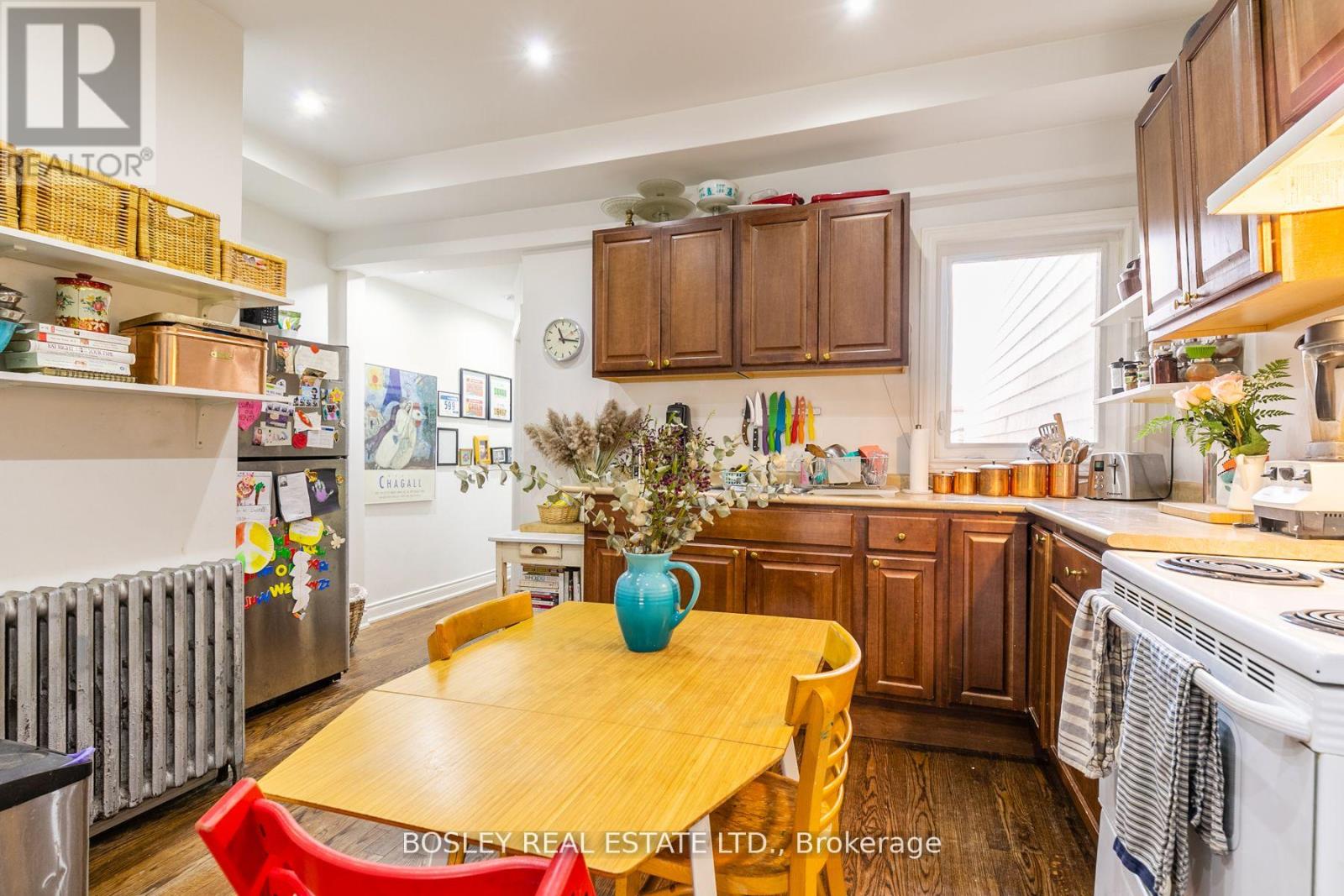58 Palmerston Avenue, Toronto, Ontario  M6J 2J1 - Photo 9 - C12134728