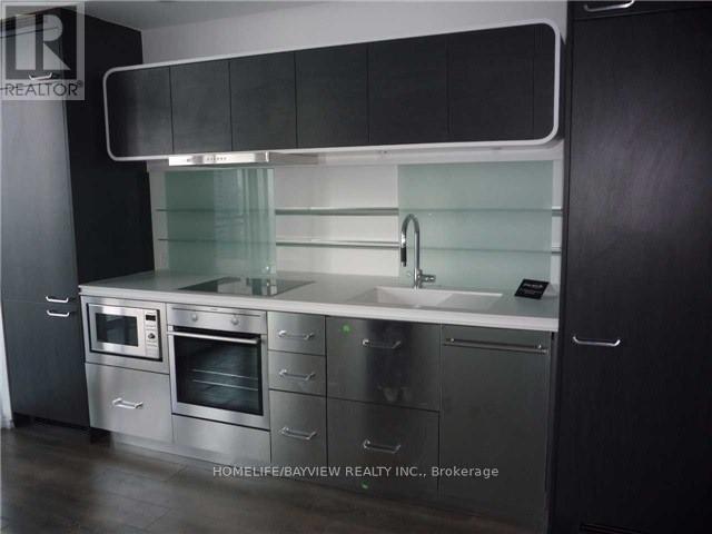 Property at 4003 - 45 CHARLES STREET E image 3