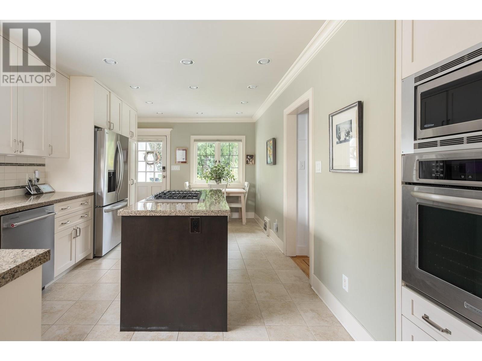 438 4th Street, New Westminster, British Columbia  V3L 2V4 - Photo 8 - R3000409