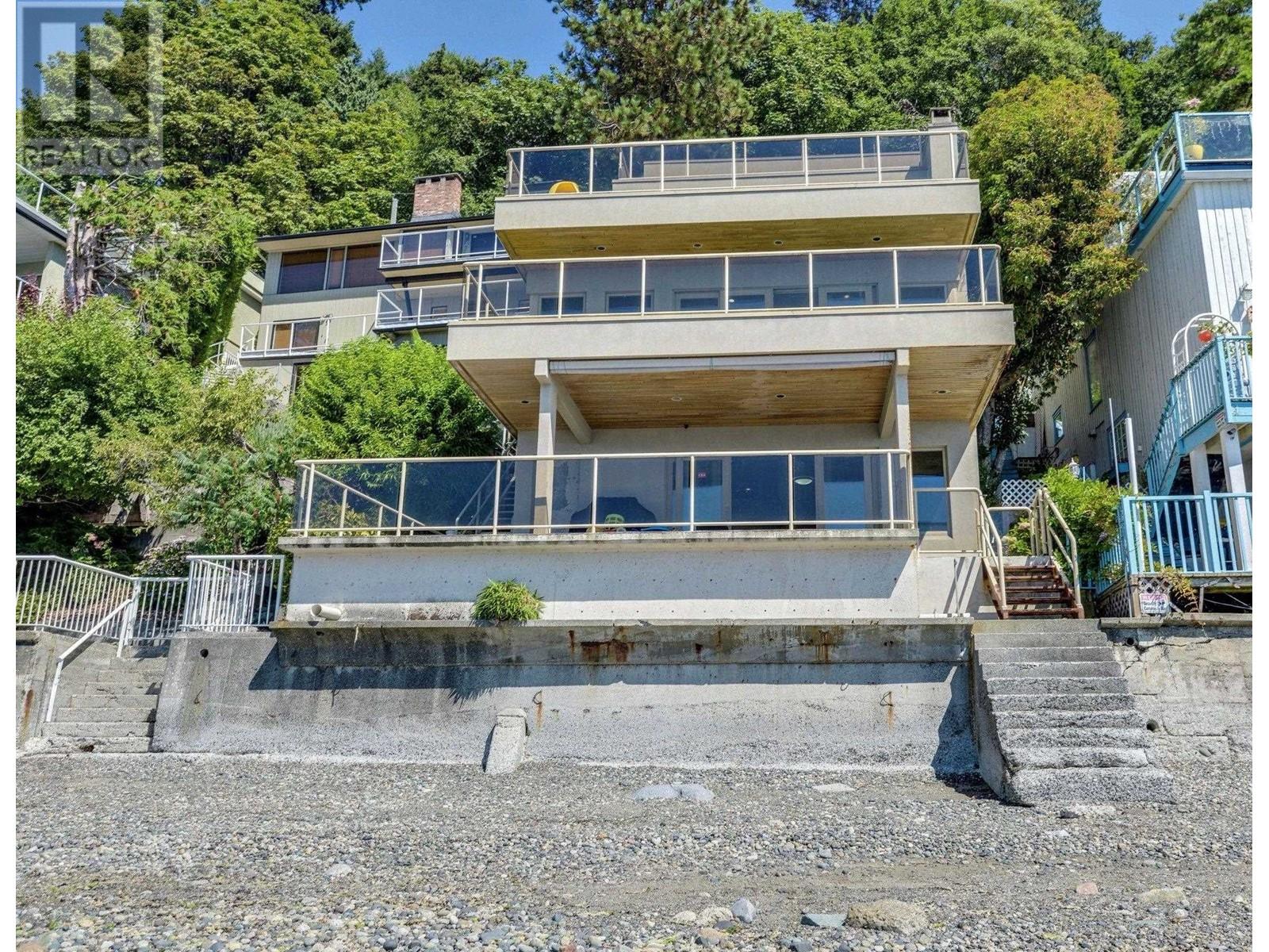 166 Tsawwassen Beach Road, Tsawwassen, British Columbia  V4M 2J2 - Photo 1 - R3000331