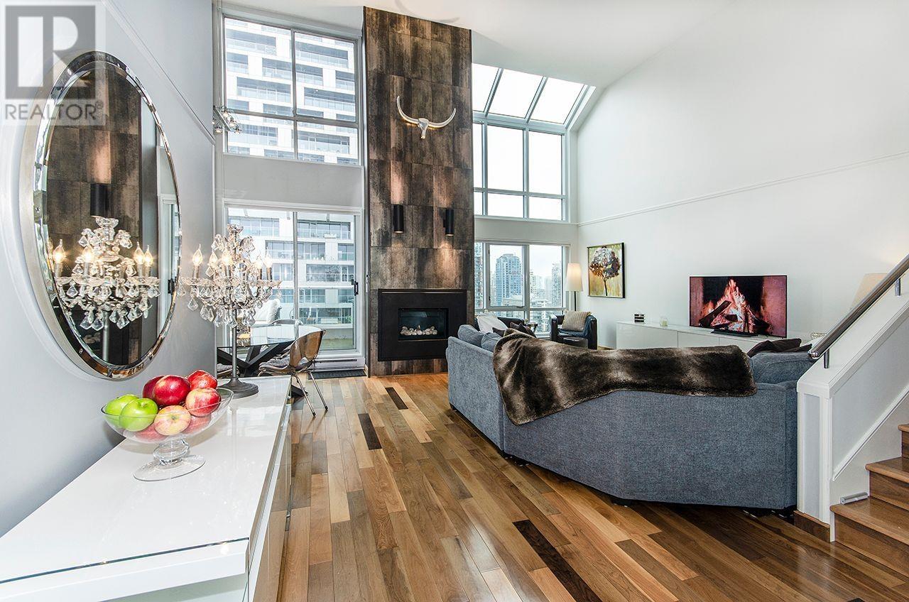 2401 1500 Howe Street, Vancouver, British Columbia  V6Z 2N1 - Photo 1 - R3000345