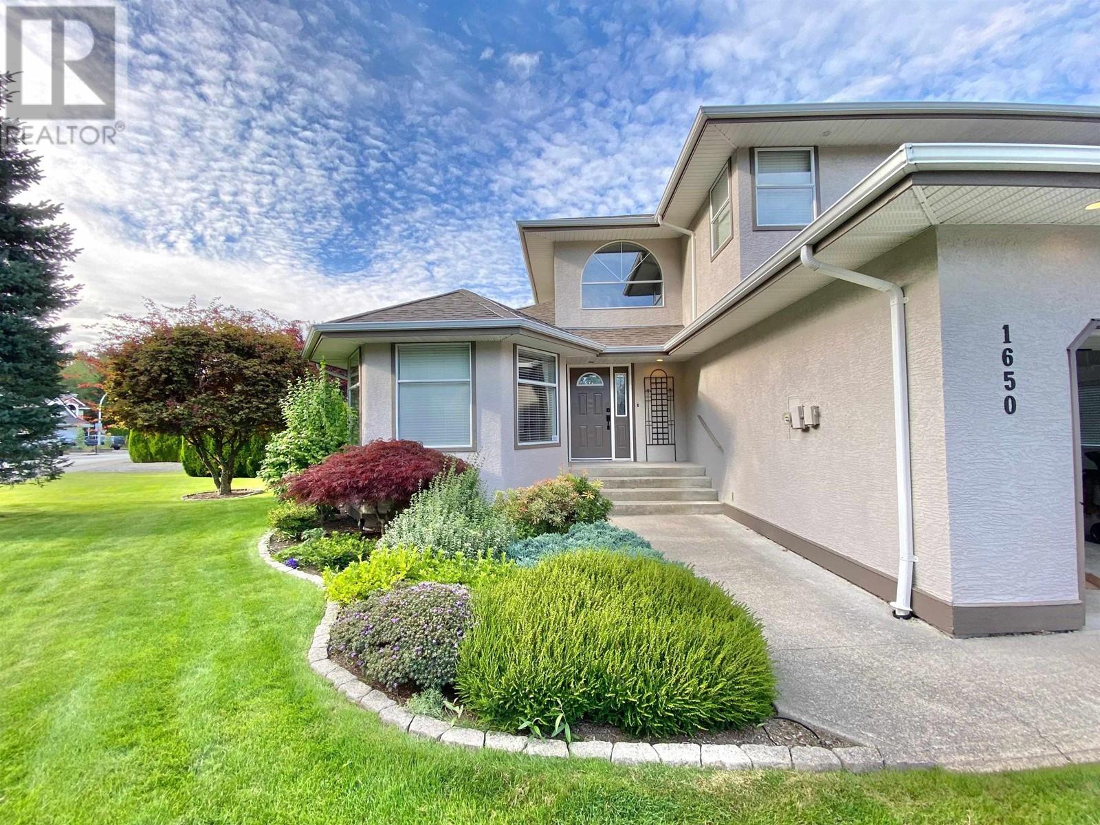1650 Macdonald Place, Squamish, British Columbia  V0N 1H0 - Photo 1 - R3000386