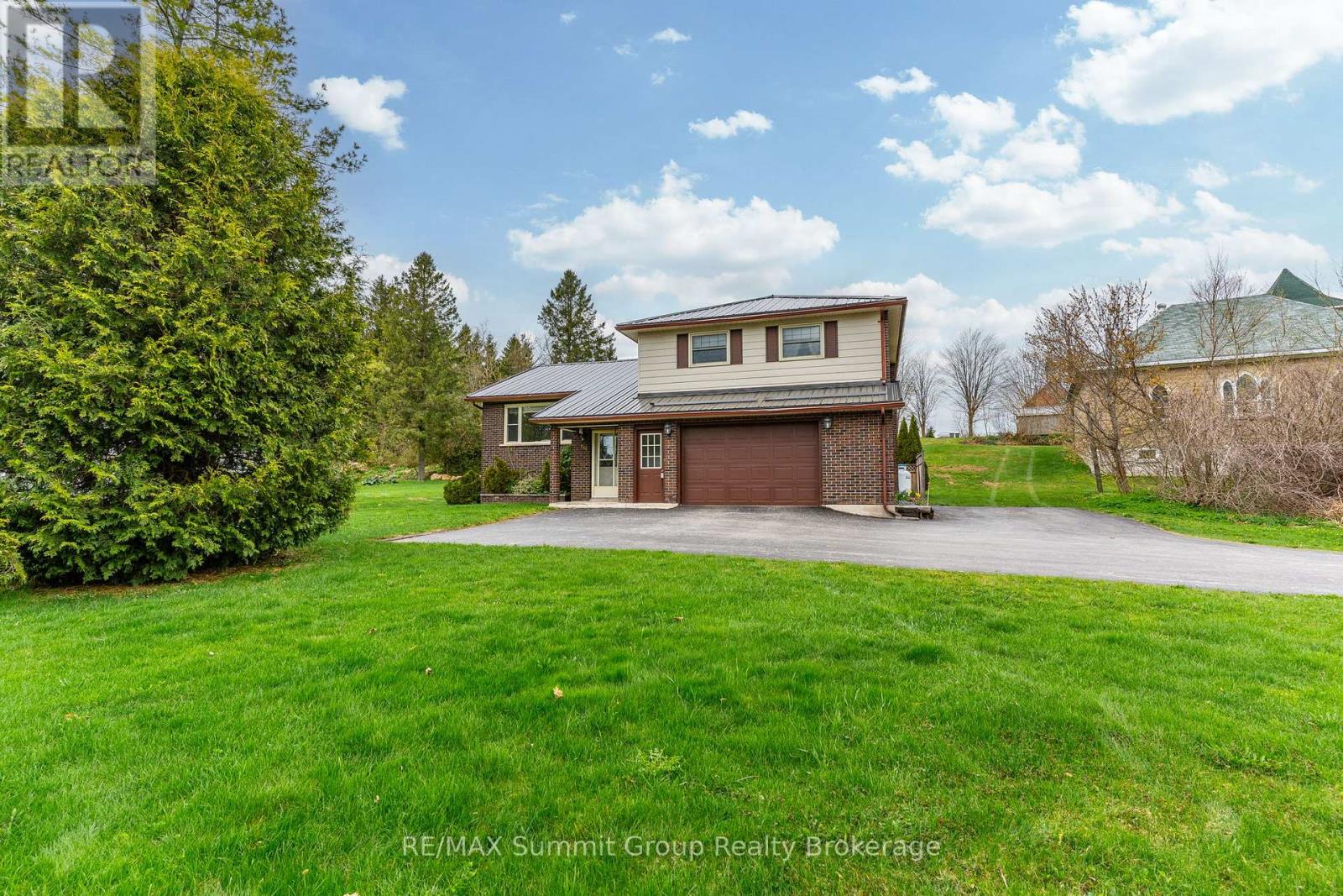 330 Mill Bridge Road, Grey Highlands, Ontario  N0C 1C0 - Photo 33 - X12134921