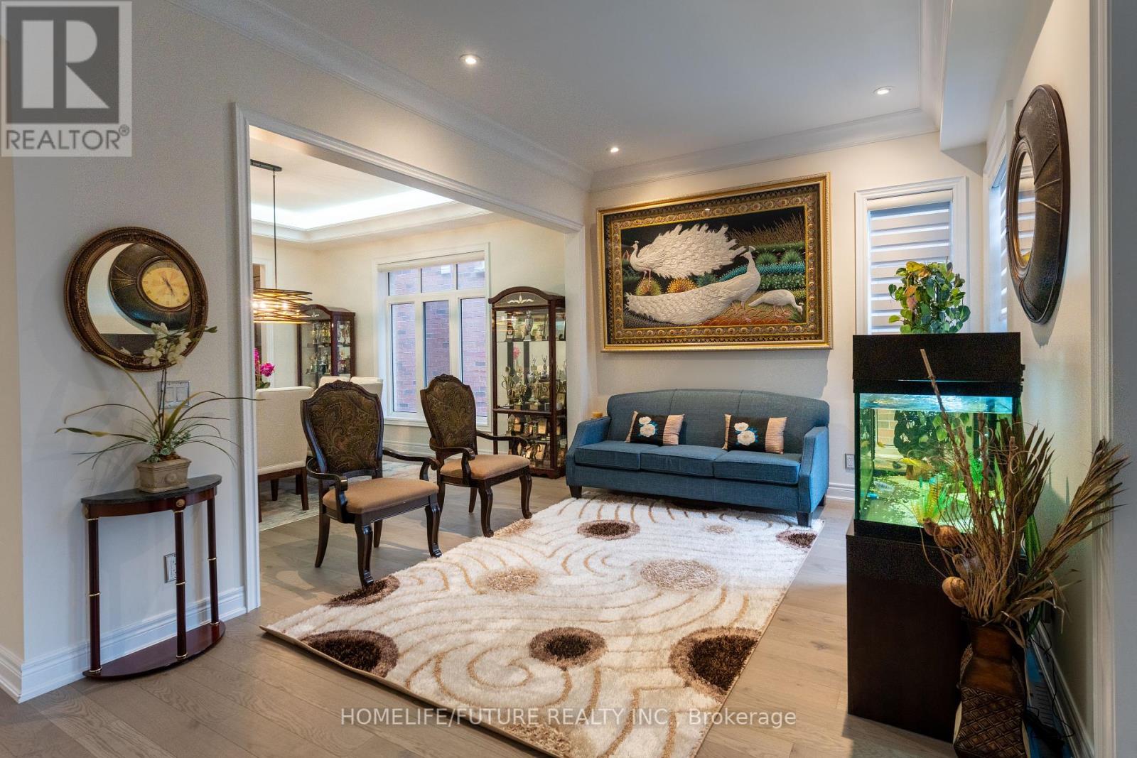 Property at 36 BLENHEIM CIRCLE image 2