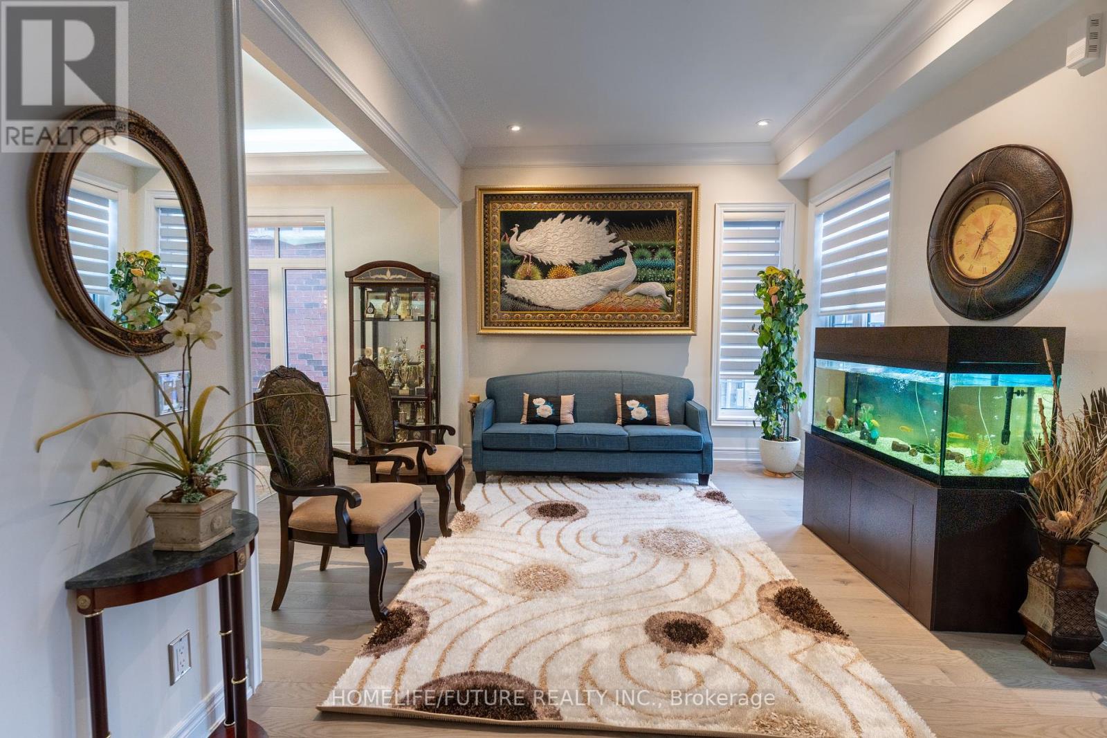 Property at 36 BLENHEIM CIRCLE image 3
