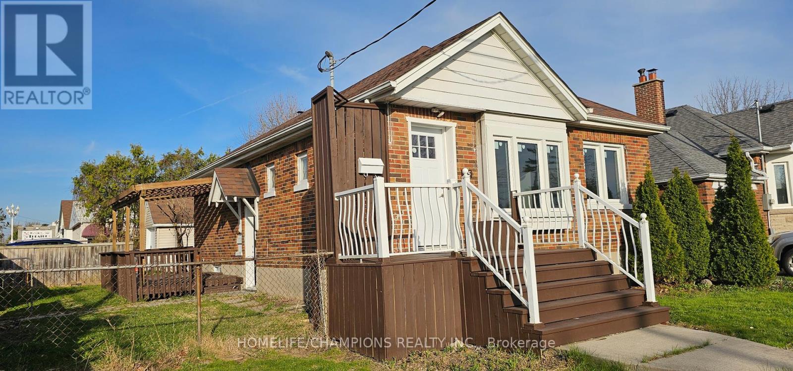 Property at 55 CENTRAL PARK BOULEVARD N image 2