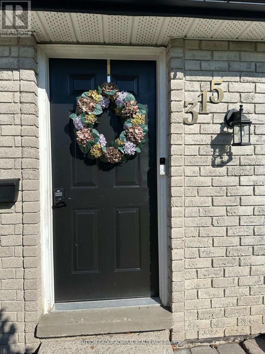 315 Nelson Street, Barrie, Ontario  L4M 5P6 - Photo 3 - S12134160