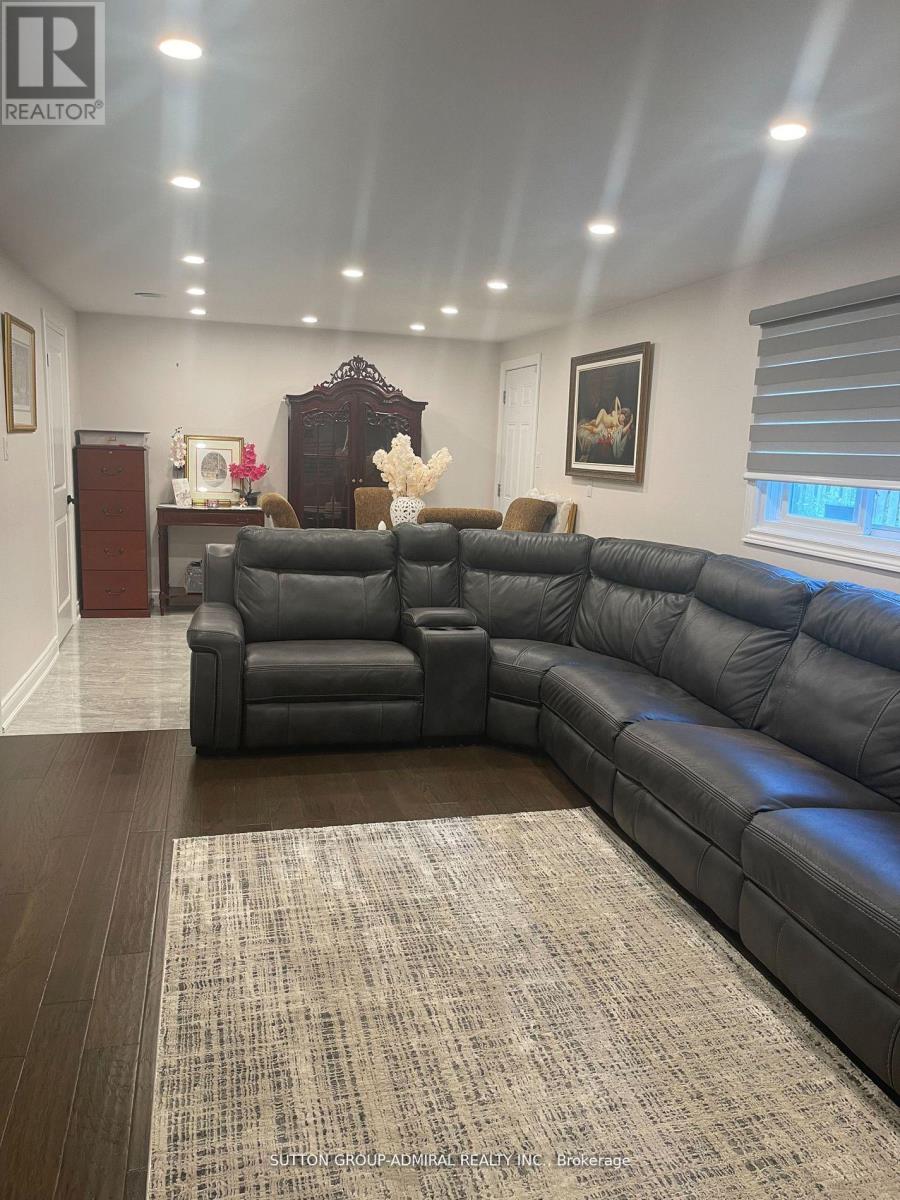 315 Nelson Street, Barrie, Ontario  L4M 5P6 - Photo 10 - S12134160