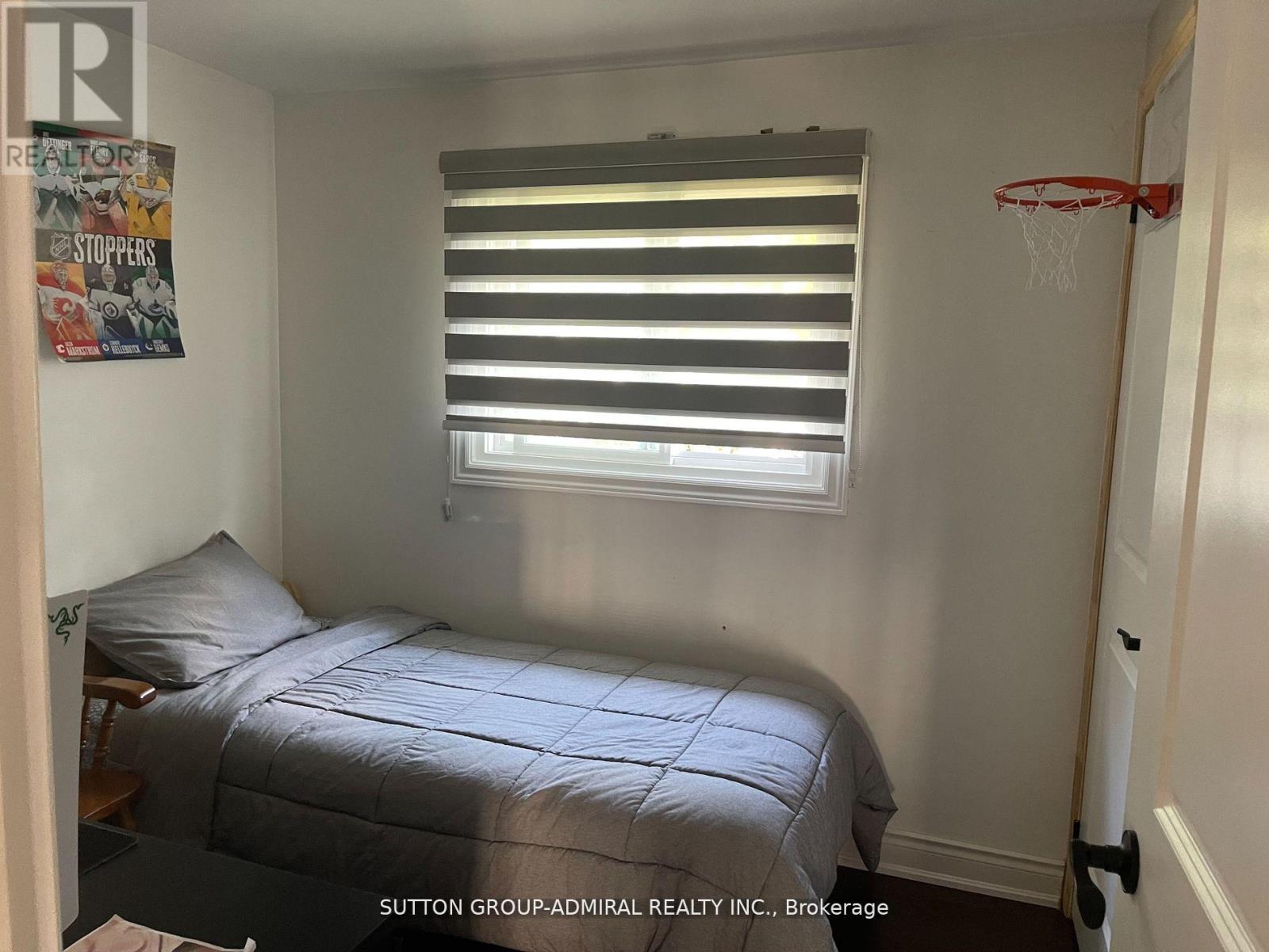 315 Nelson Street, Barrie, Ontario  L4M 5P6 - Photo 12 - S12134160