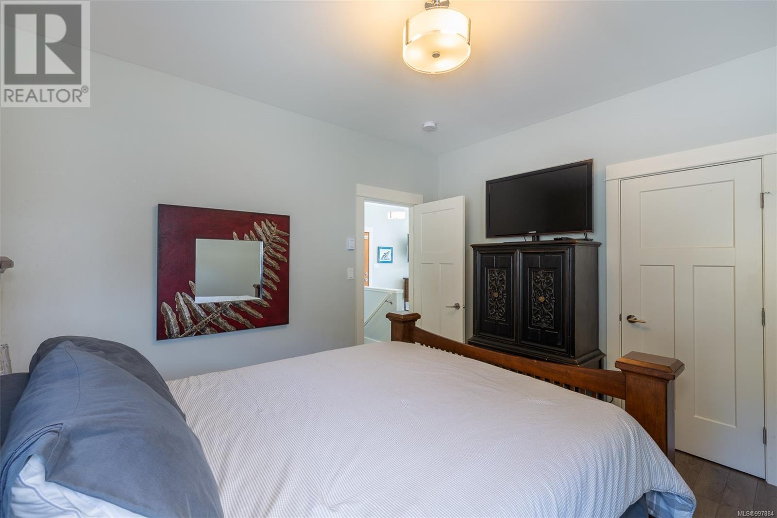 Property at 7420 Cottage Way image 1