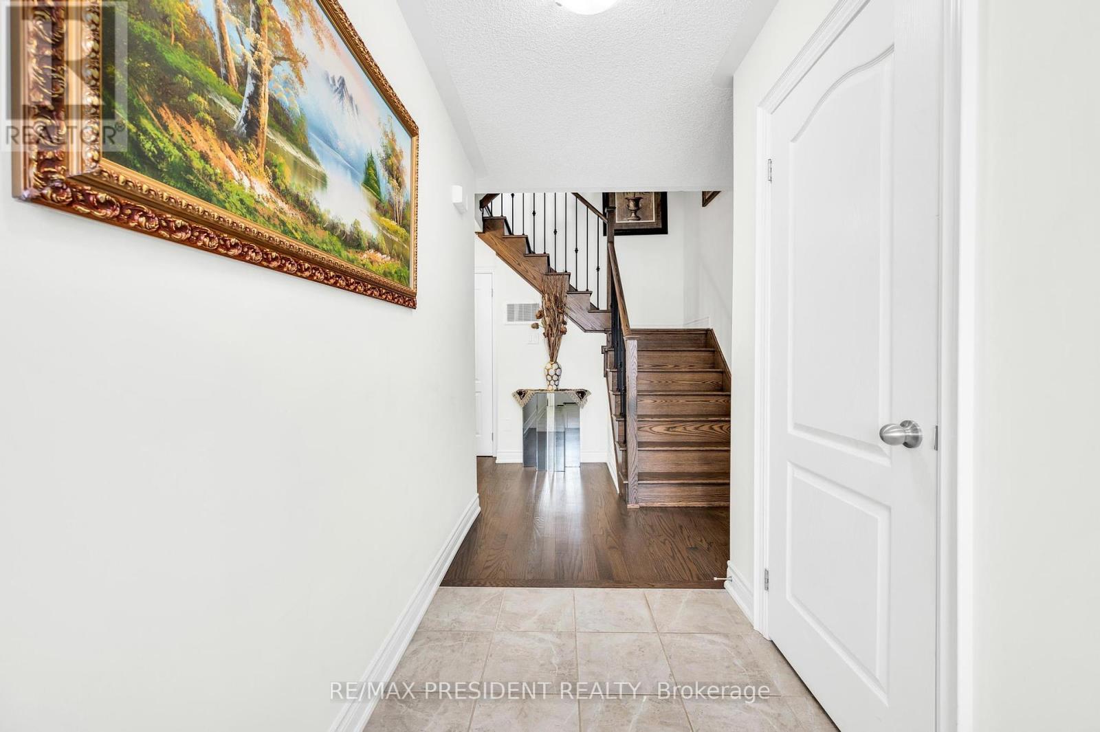 8575 Financial Drive, Brampton, Ontario  L6Y 6C4 - Photo 6 - W12134496