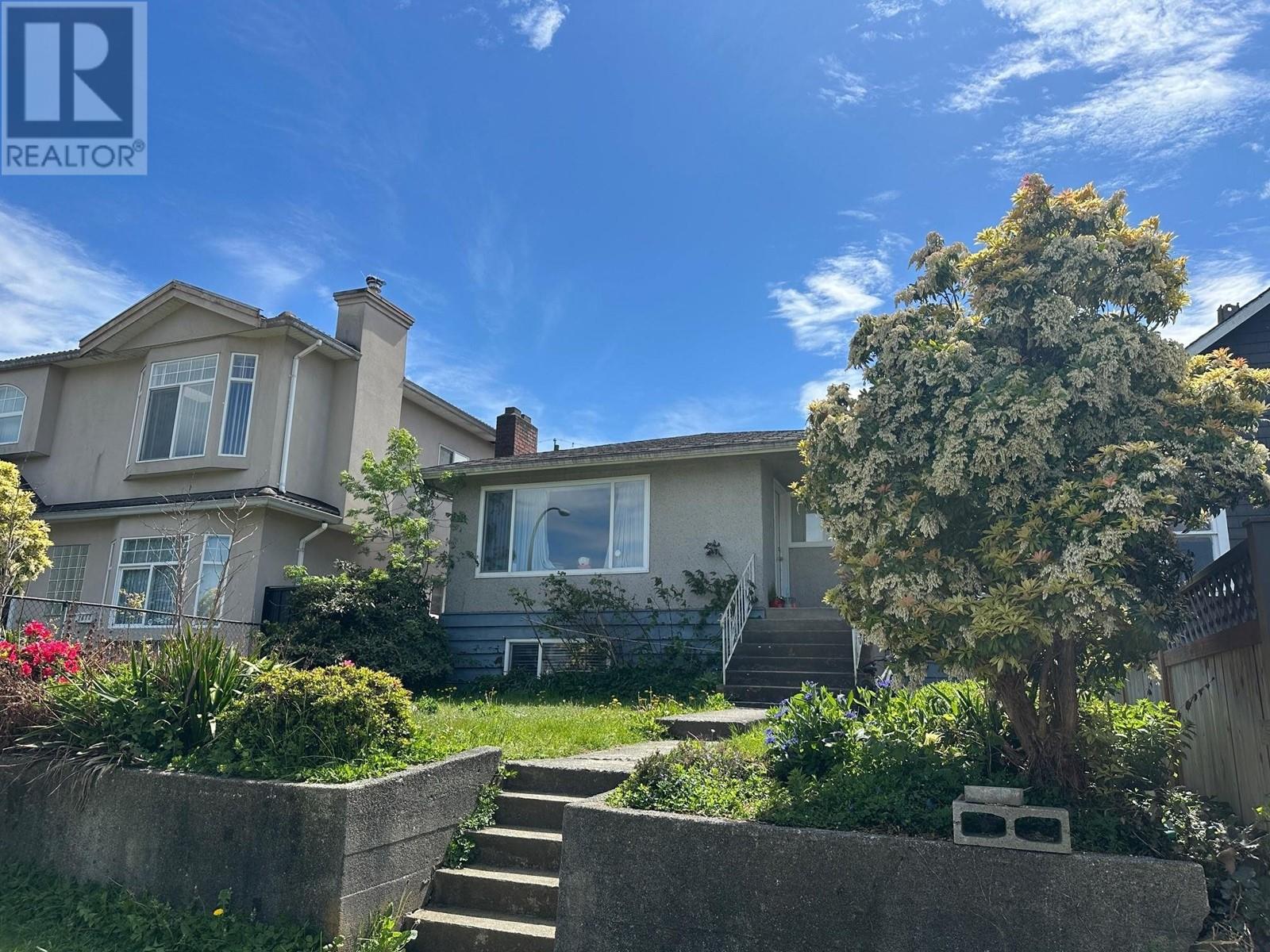 2610 E 21st Avenue, Vancouver, British Columbia  V5M 2W1 - Photo 2 - R2998587