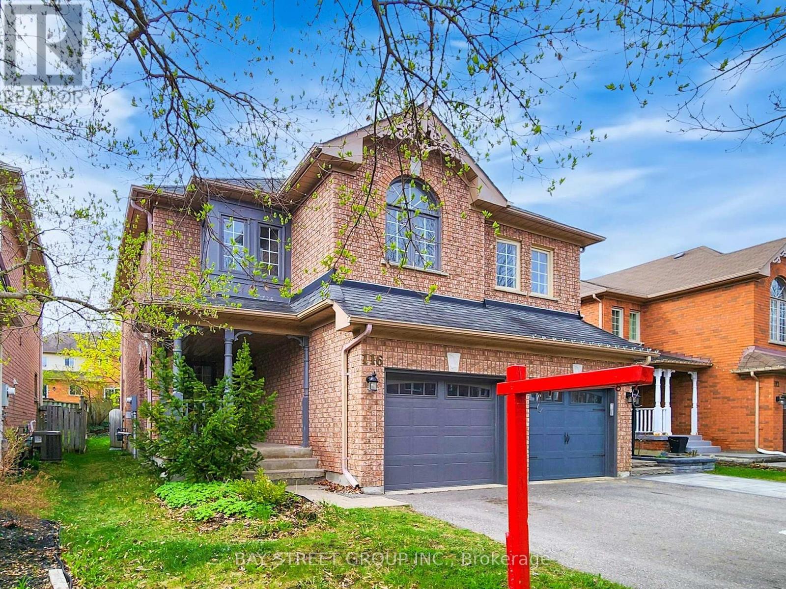 116 Woodroof Crescent, Aurora (Bayview Wellington), Ontario  L4G 7H3 - Photo 2 - N12134782