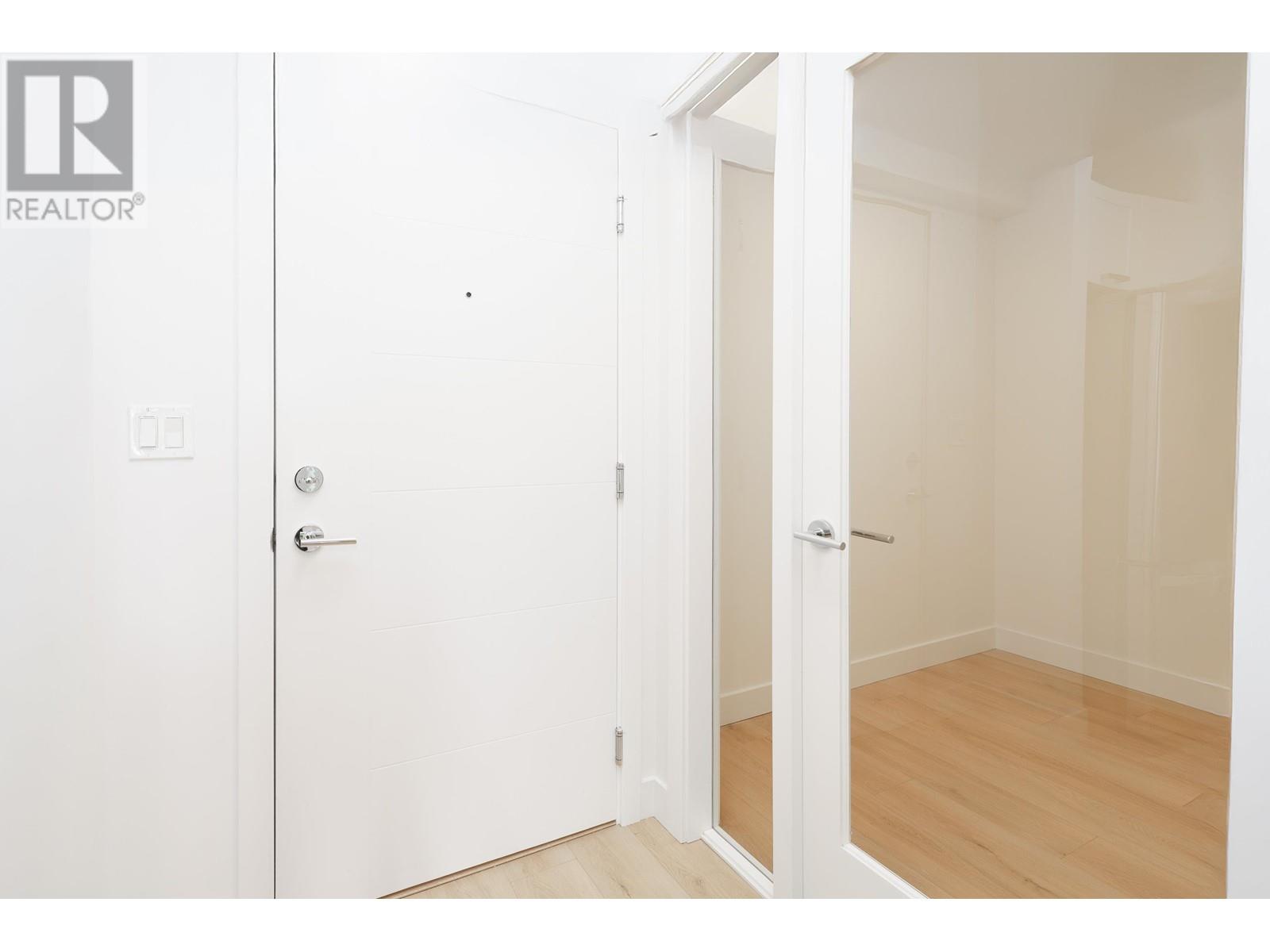 301 22562 121 Avenue, Maple Ridge, British Columbia  V2X 3Y8 - Photo 2 - R2999477