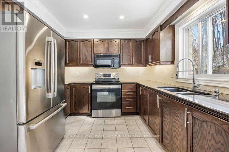 43 Crimson Ridge Road, Barrie, Ontario  L4N 9S1 - Photo 8 - S12017228