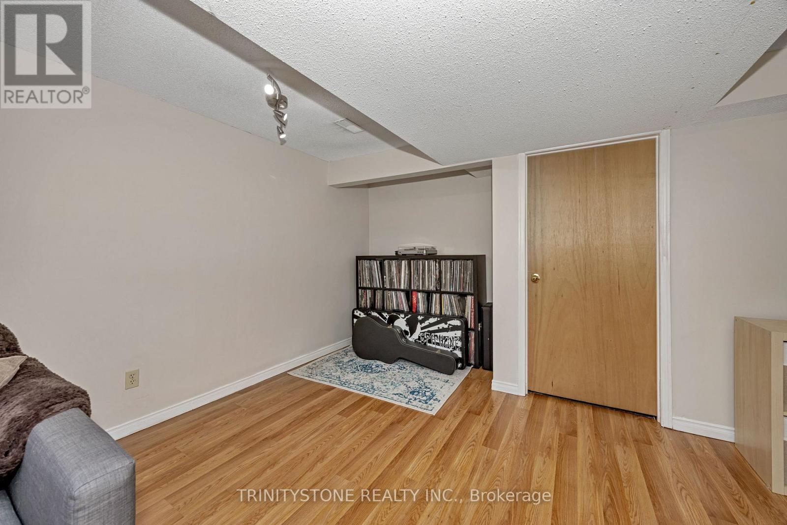 59 Stable Way, Ottawa, Ontario  K2M 1A8 - Photo 41 - X12134950