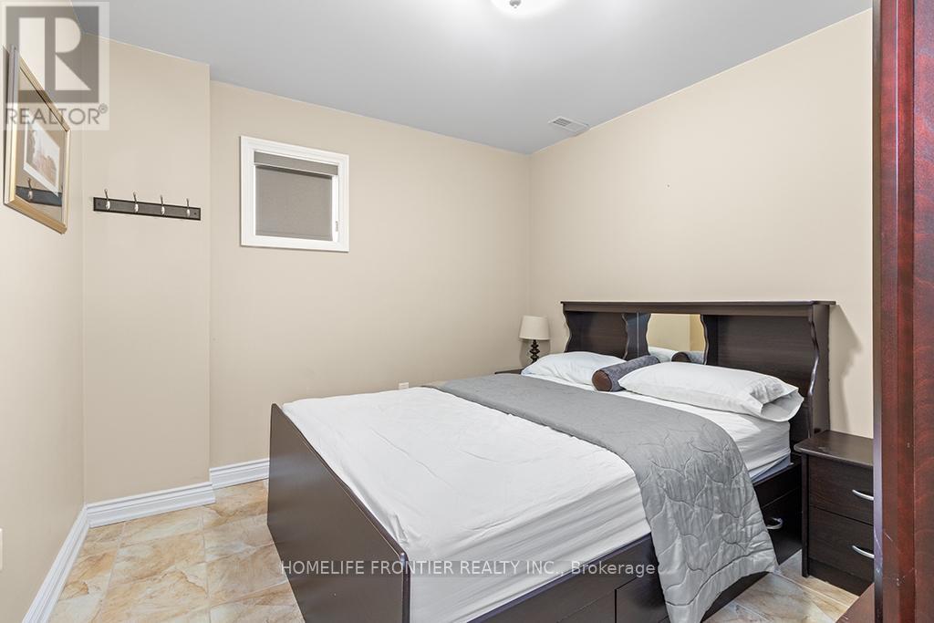 55 Homewood Avenue, Wasaga Beach, Ontario  L9Z 2M2 - Photo 24 - S12134729