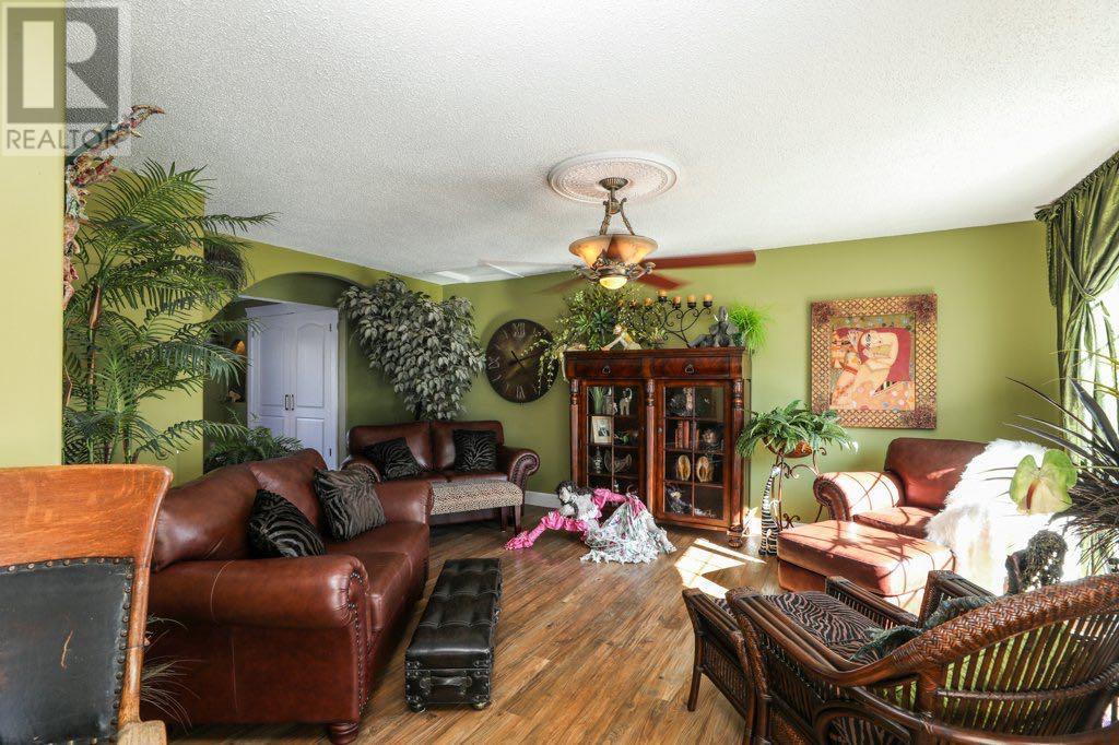 1006 9 Street N, Lethbridge, Alberta  T1H 1Z8 - Photo 12 - A2216163
